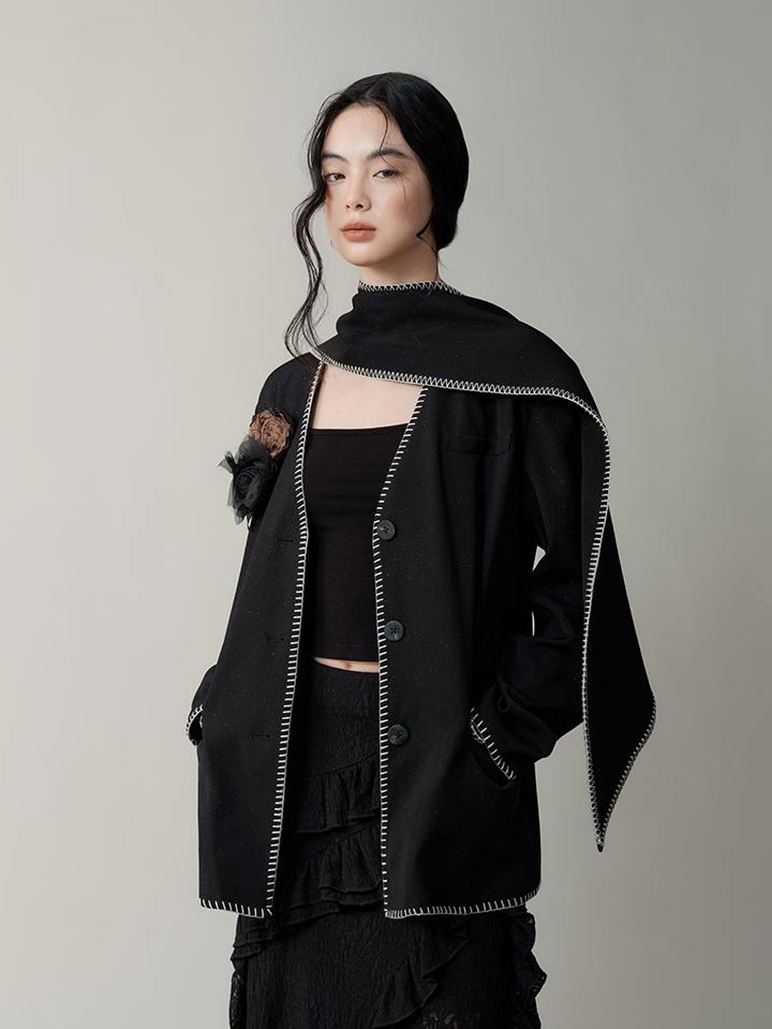 AnnoMundi Broken Rose V Neck Blazer