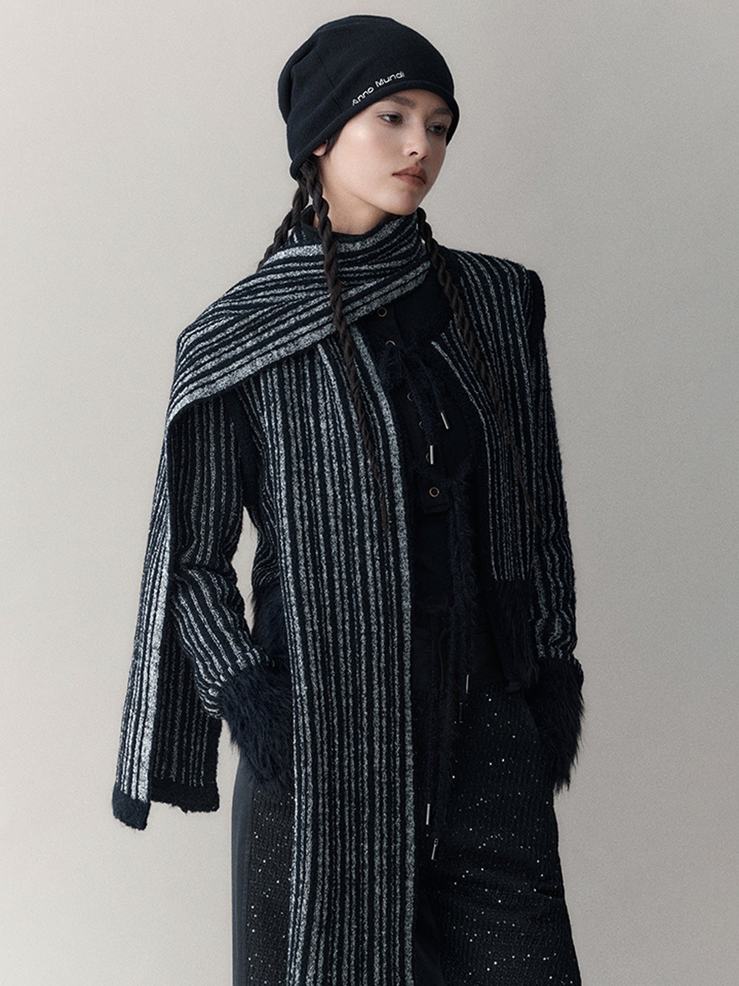 AnnoMundi Classic Black And White Stripe Air Layer Jacquard Skin Friendly Scarf