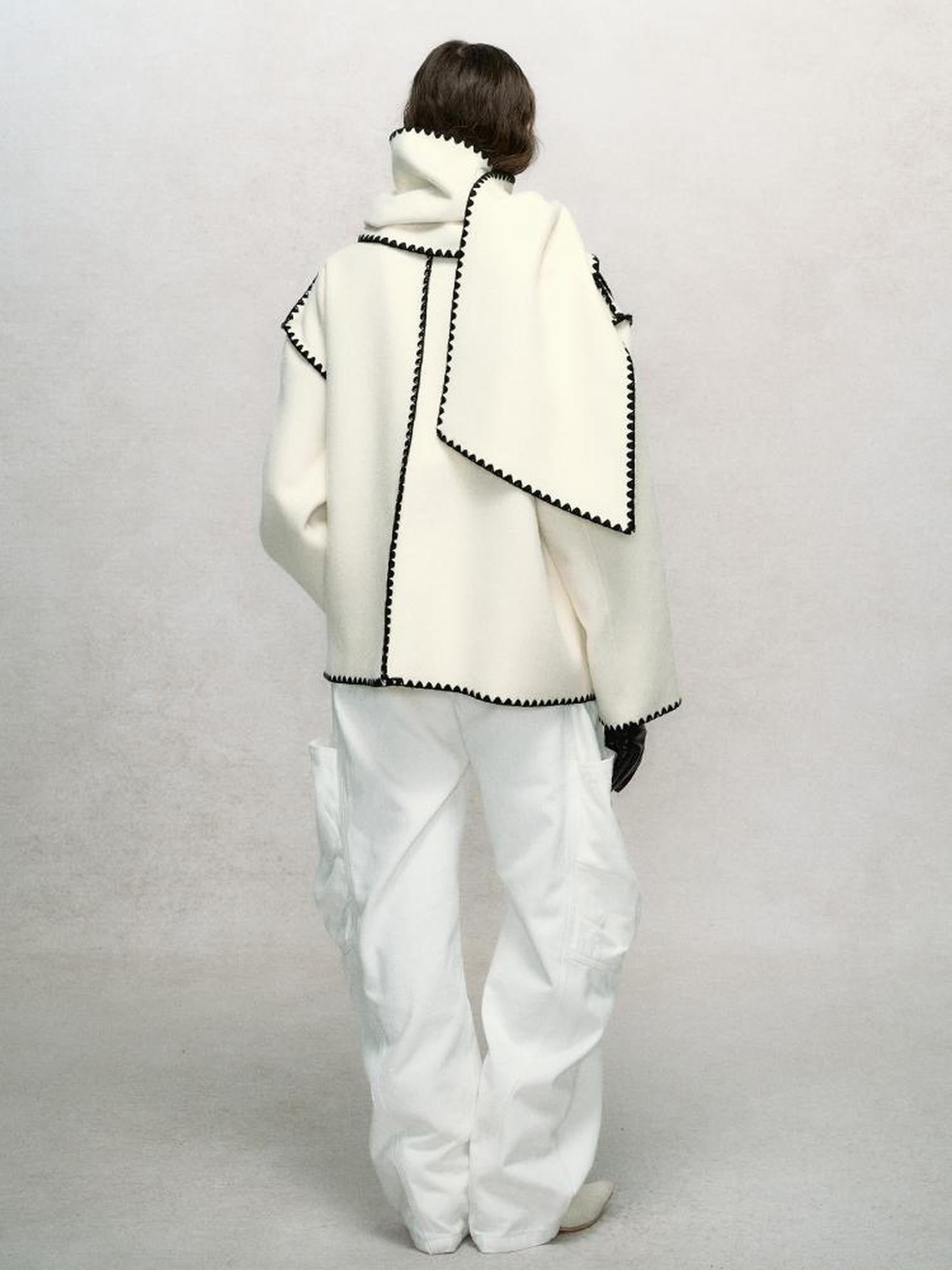 AnnoMundi Contrast Trim V-Neck Double Faced Wool Coat With Scarf