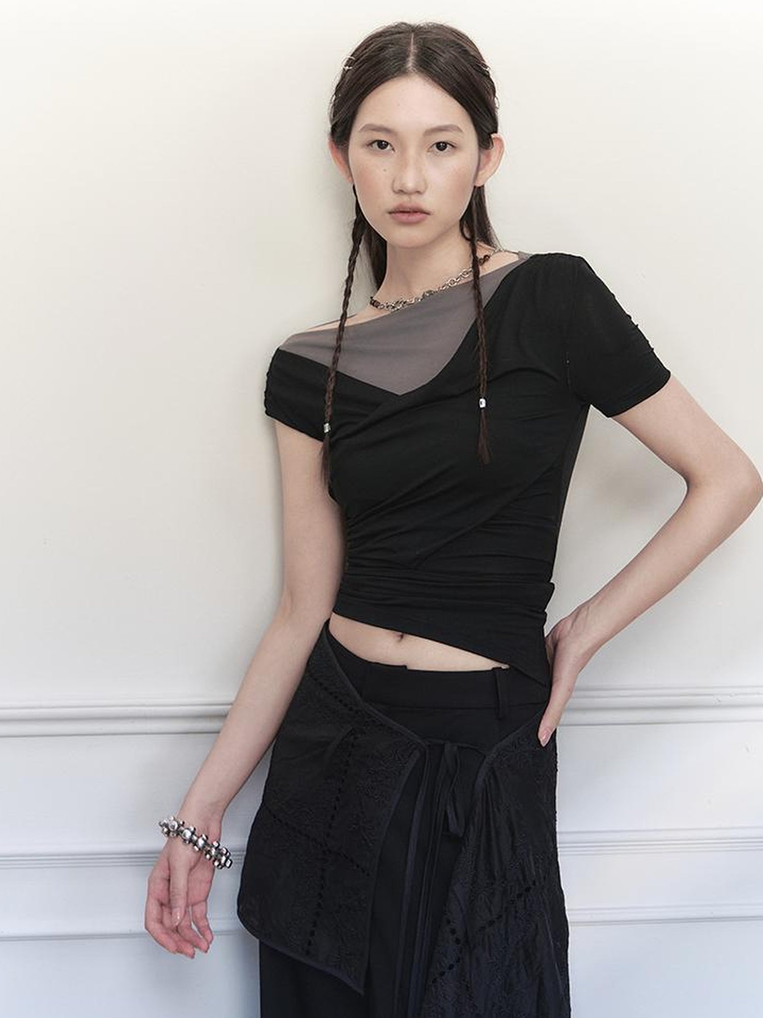 AnnoMundi Cropped Twist Hem Tee