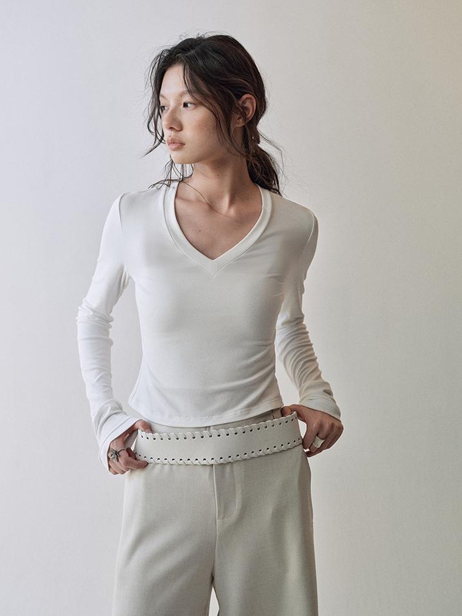 AnnoMundi Detachable 3D Floral V-Neck Knit Tee