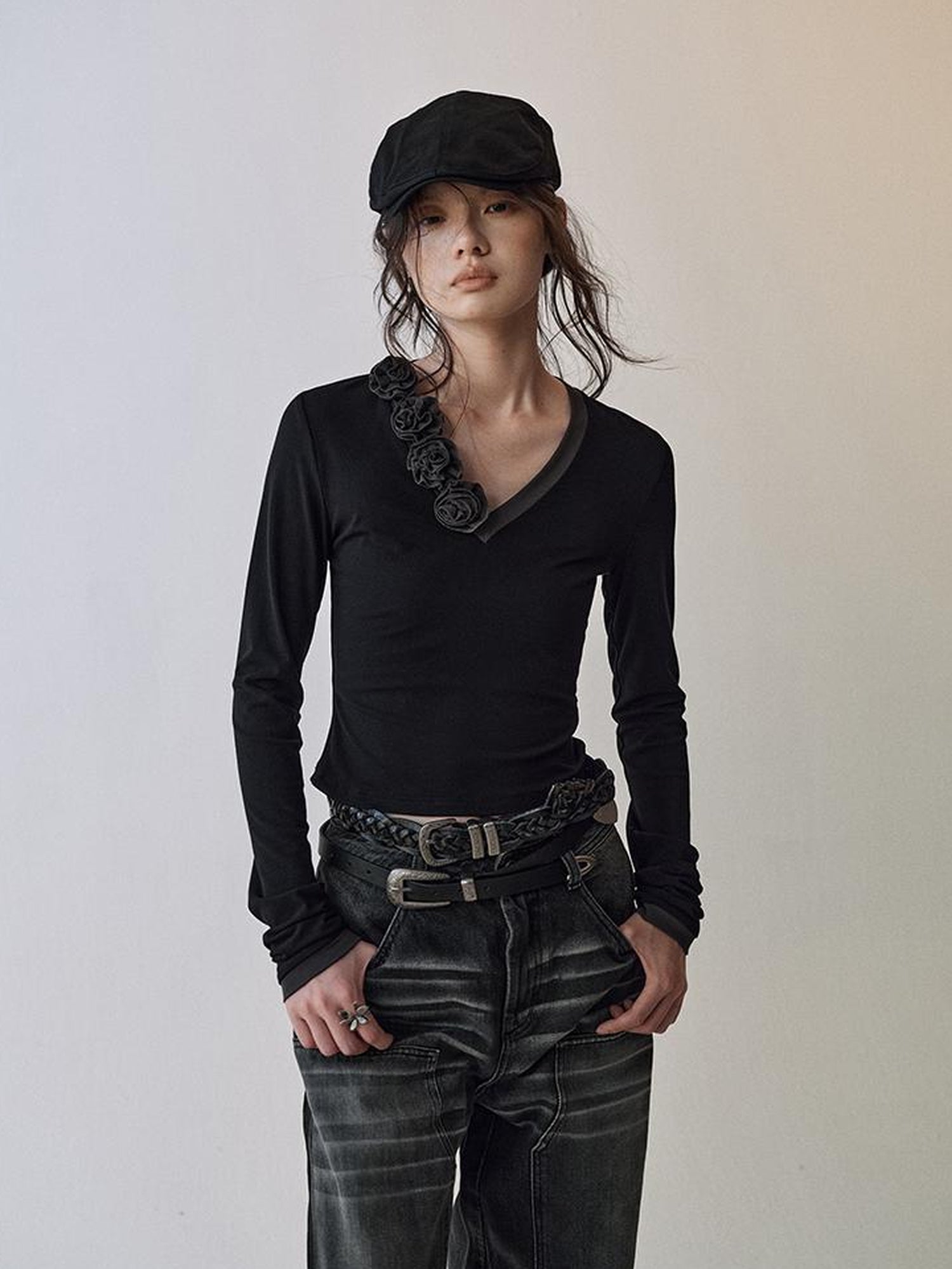 AnnoMundi Detachable 3D Floral V-Neck Knit Tee