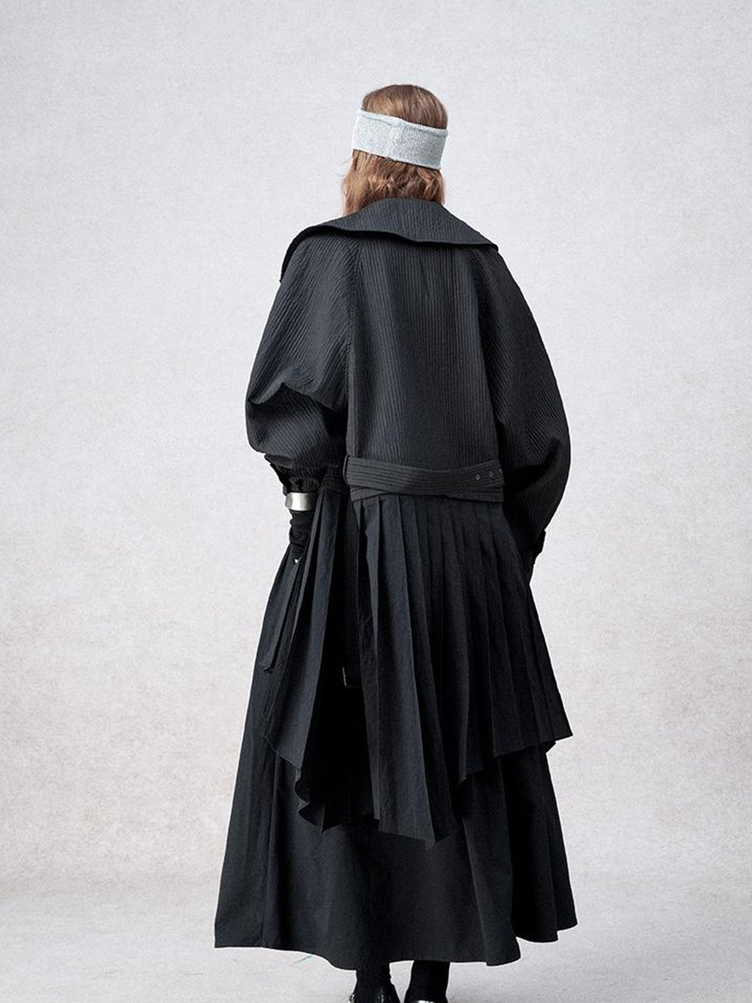 AnnoMundi Detachable Pleated Trench Coat With Asymmetric Hem