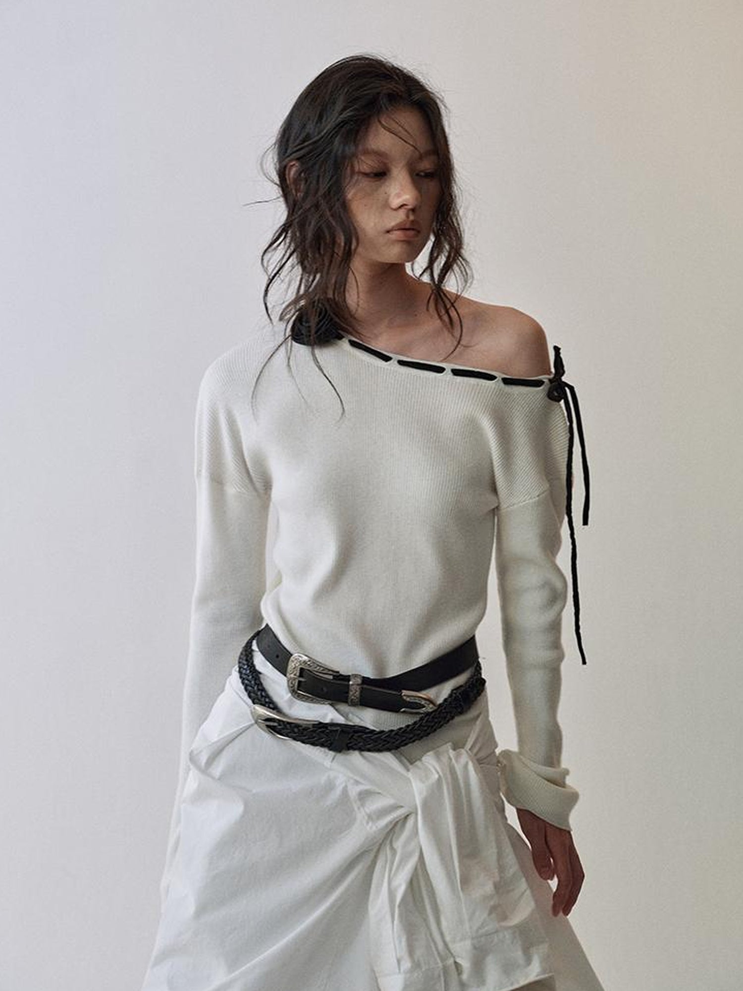 AnnoMundi Detachable Rose Contrast Trim Knit Top