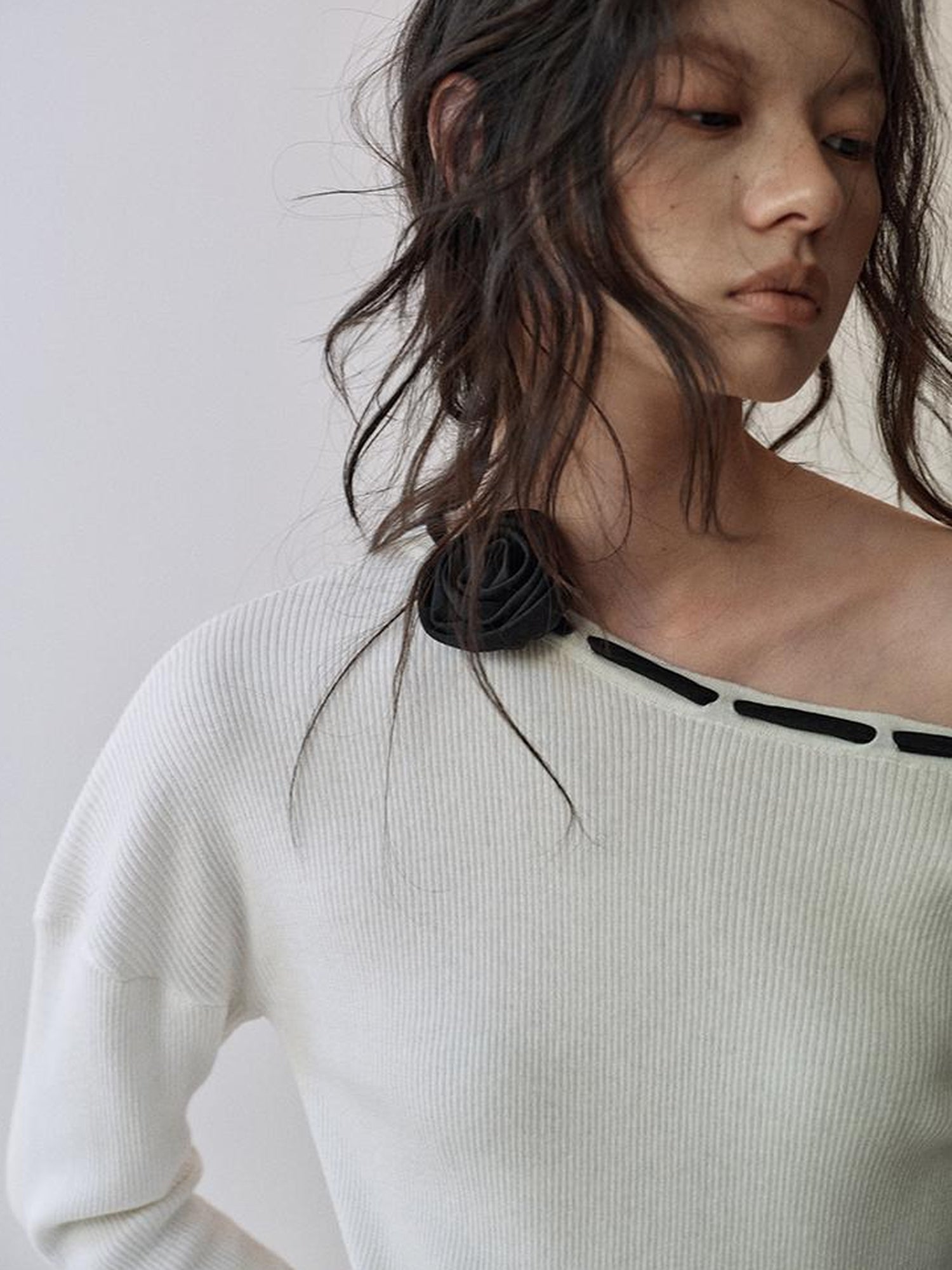 AnnoMundi Detachable Rose Contrast Trim Knit Top