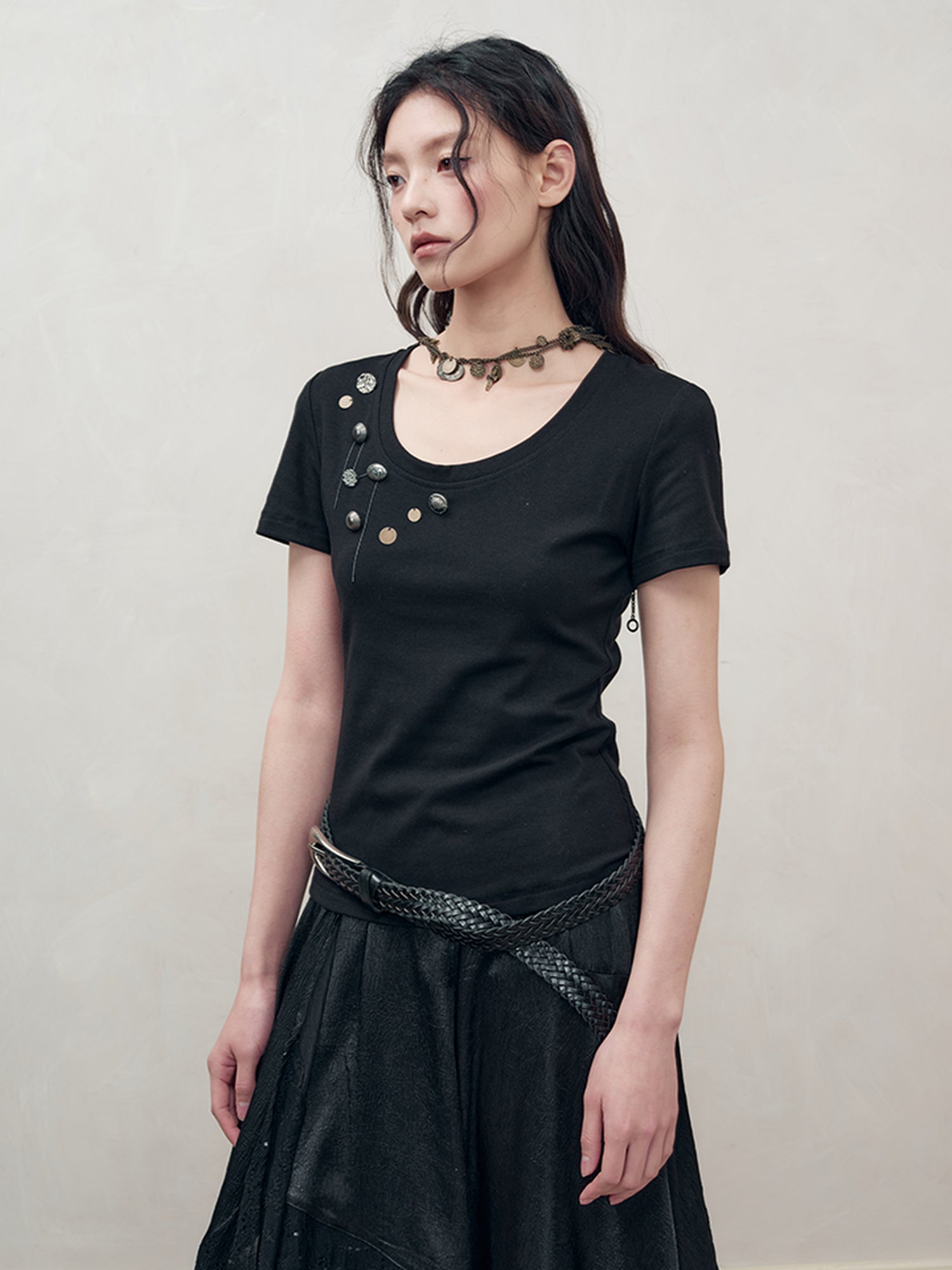 AnnoMundi Embroidered Dragon Metal Button U Neck Tee