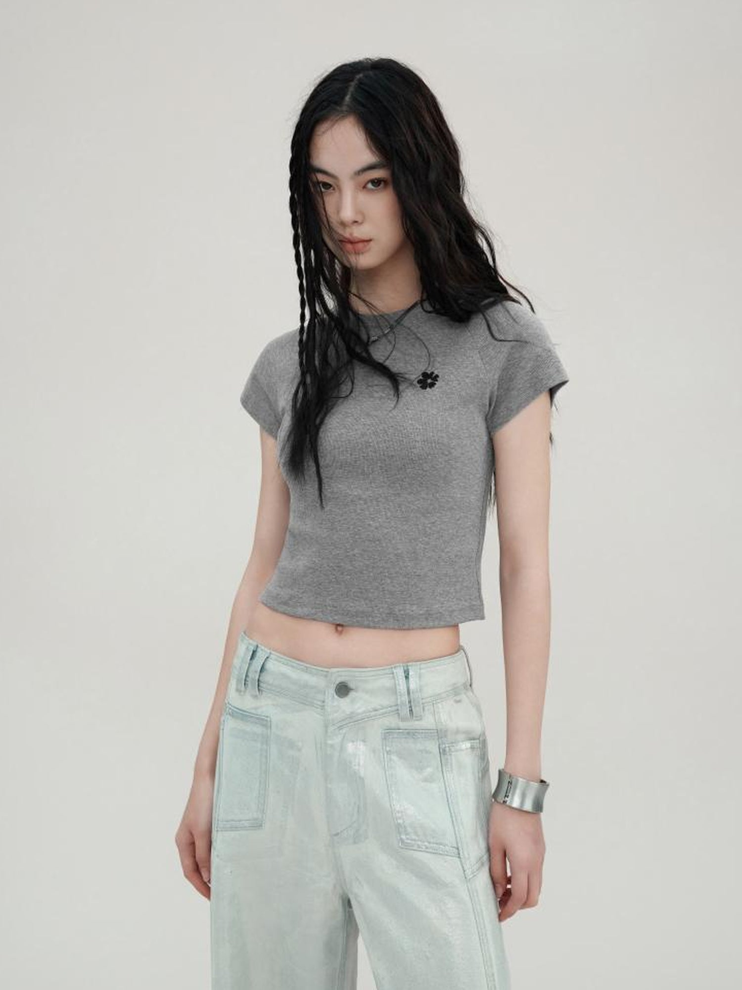AnnoMundi Floral Embroidered Cropped Knit V-Neck T-Shirt Long-Sleeve