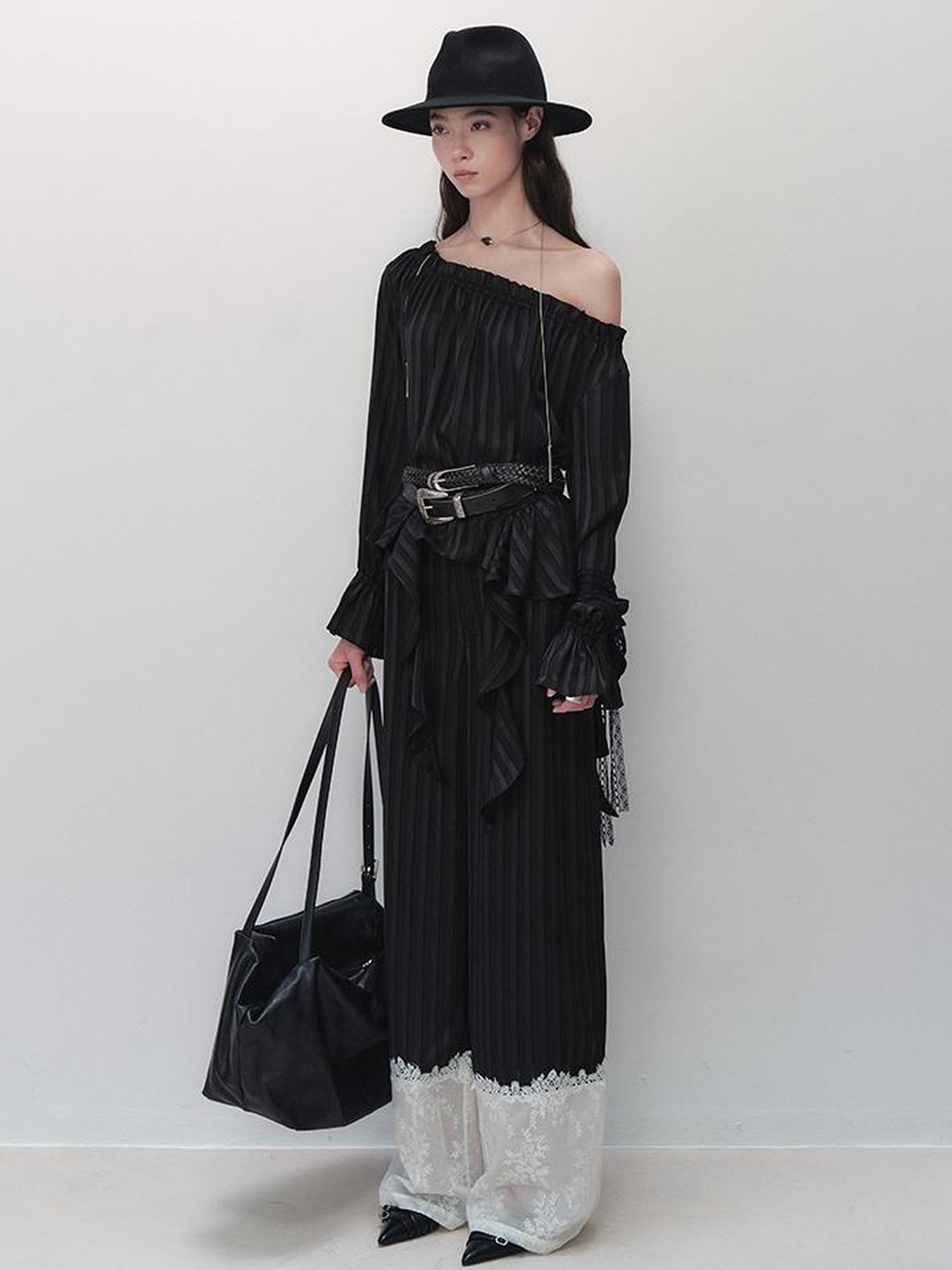 AnnoMundi Floral Embroidered Lace Trim Striped Trousers
