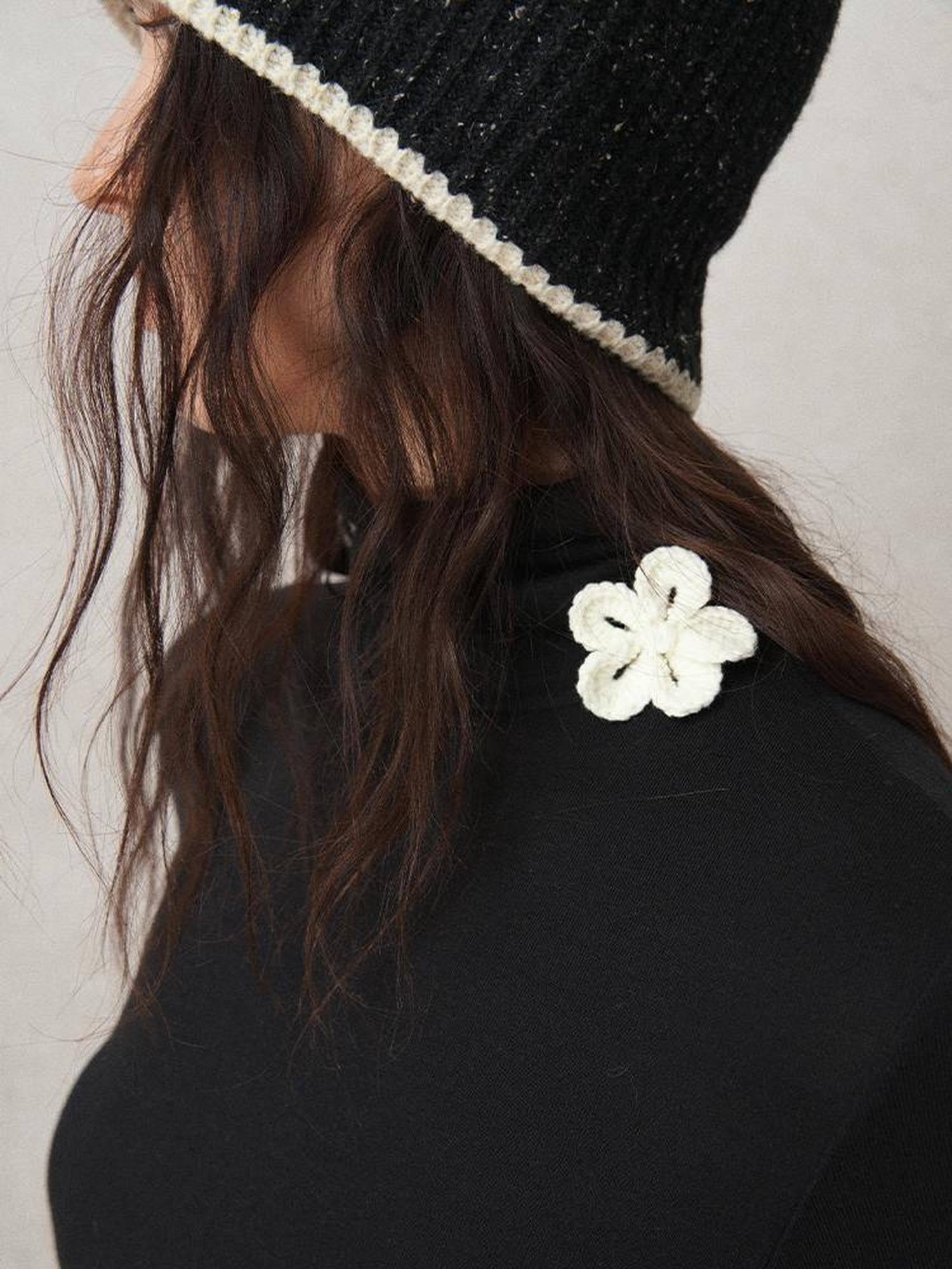 AnnoMundi Floral Embroidered Wool Knit Turtleneck Top