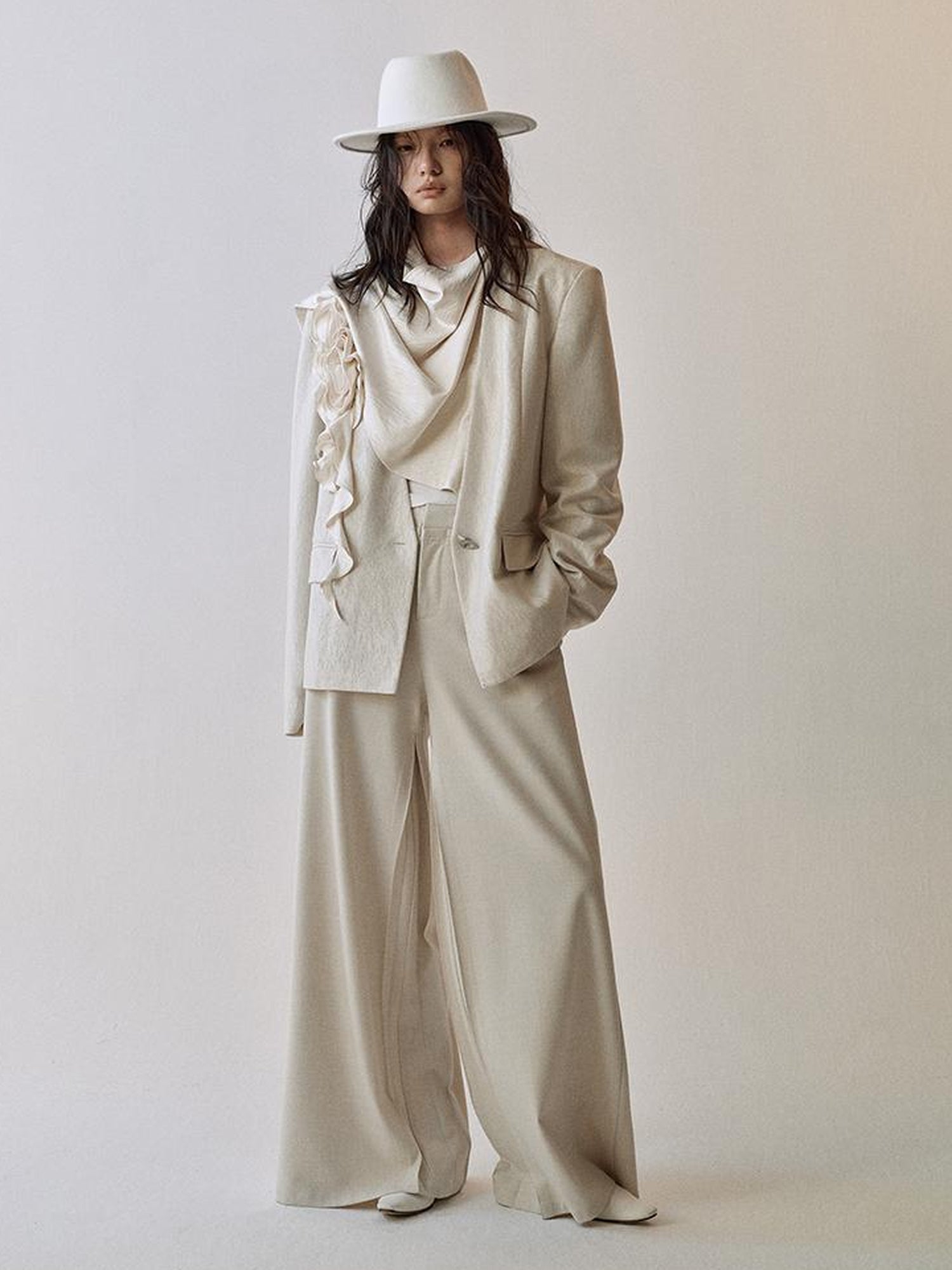 AnnoMundi Floral Texture Detachable Blazer