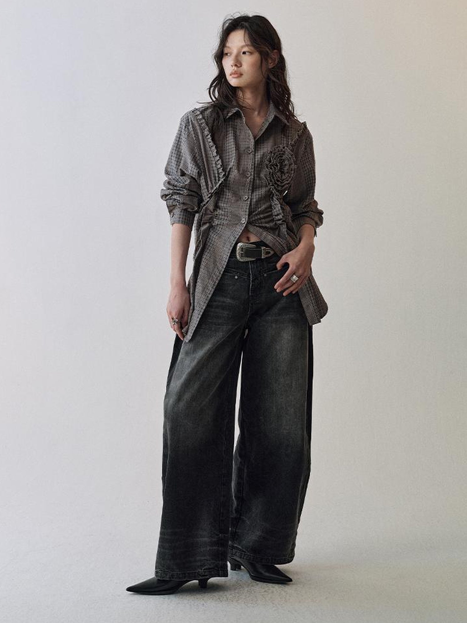 AnnoMundi Gradient Wash Distressed Denim Jeans
