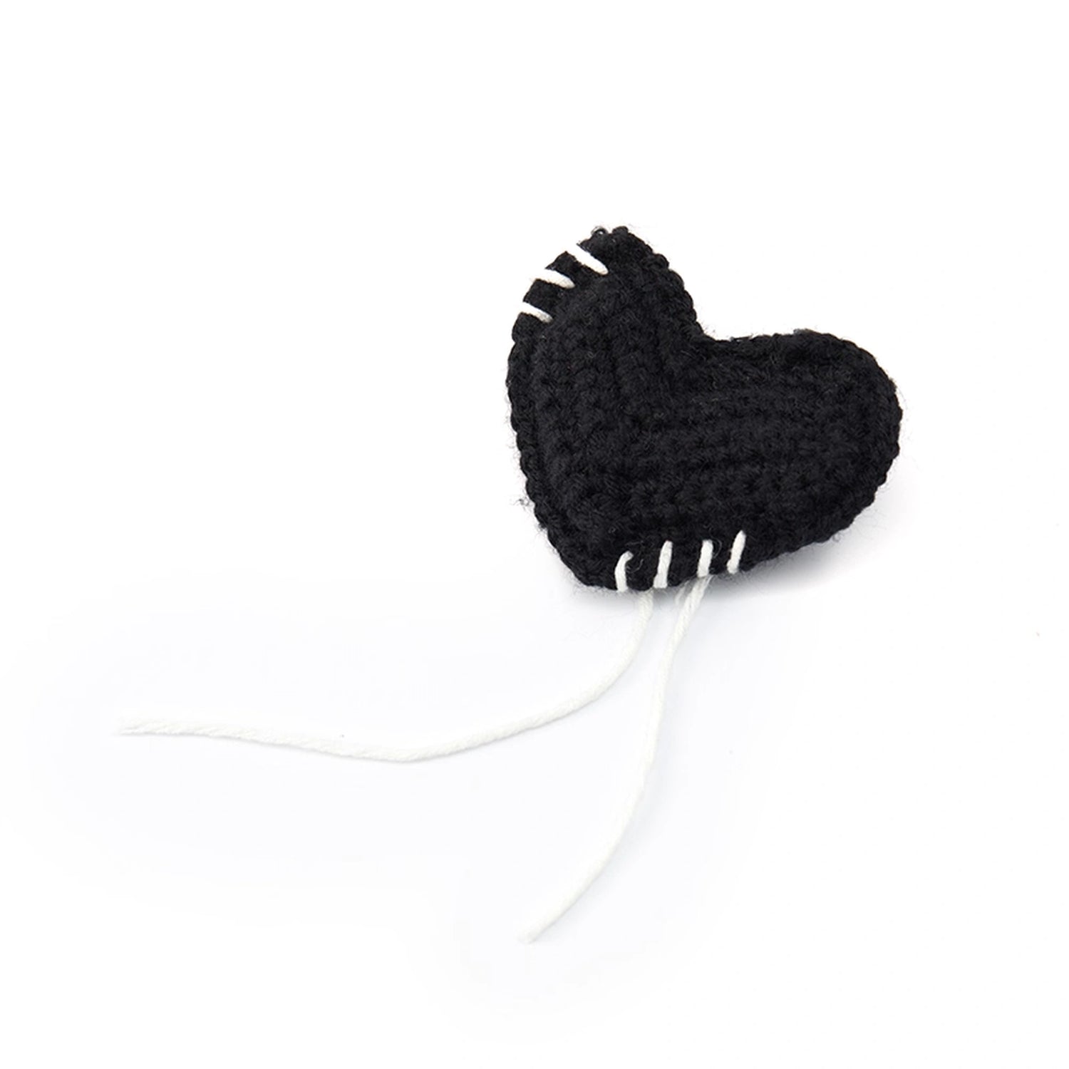 AnnoMundi_Handmade_Heart_Crochet_Brooch_MISSTT