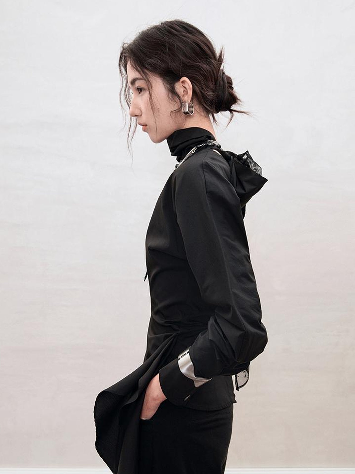 AnnoMundi Lace Trimmed Waist Tie Convertible Blouse