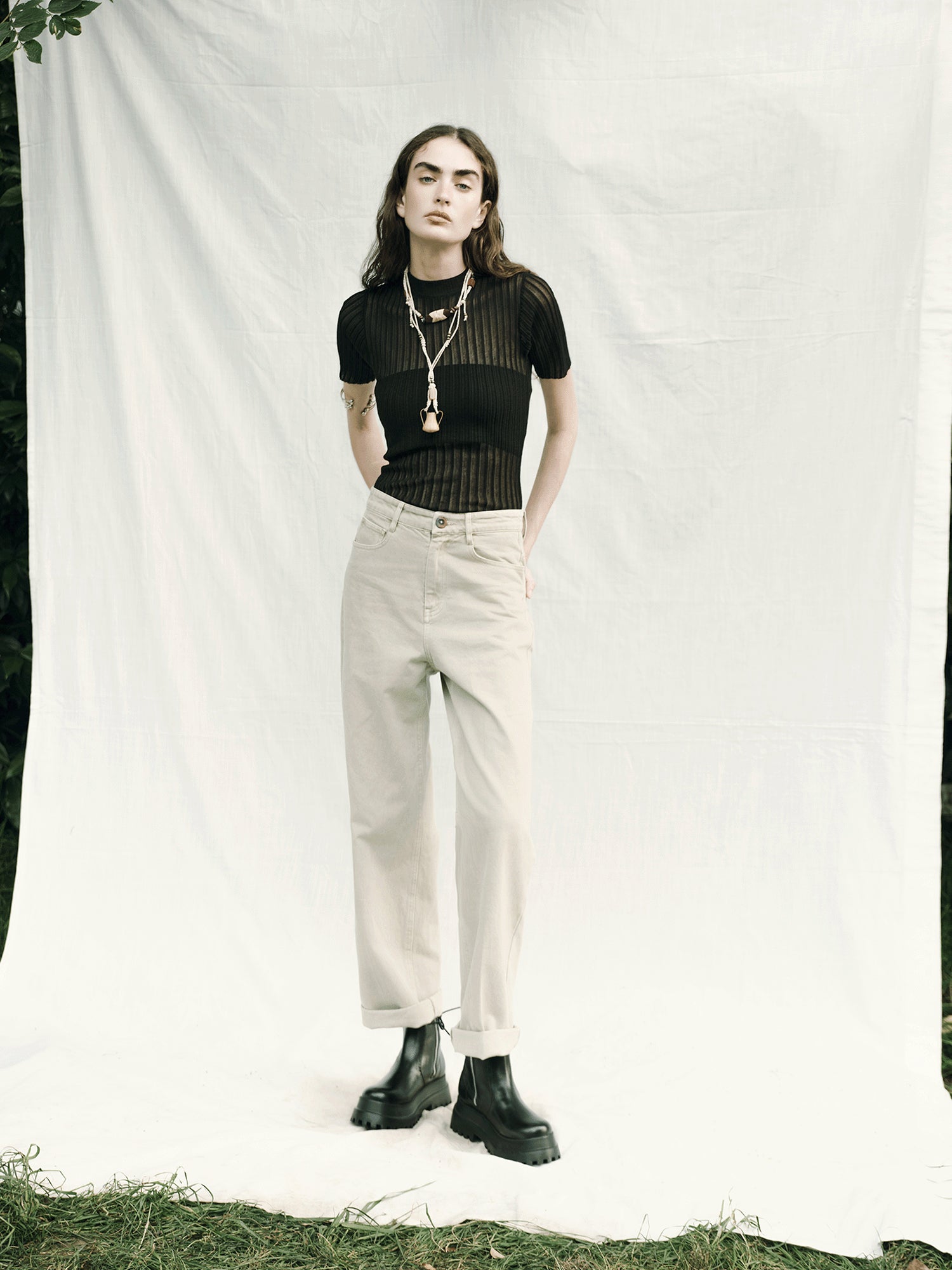 AnnoMundi Micro Textured Ribbed Knit Top V-Neck T-Shirt Long Sleeve