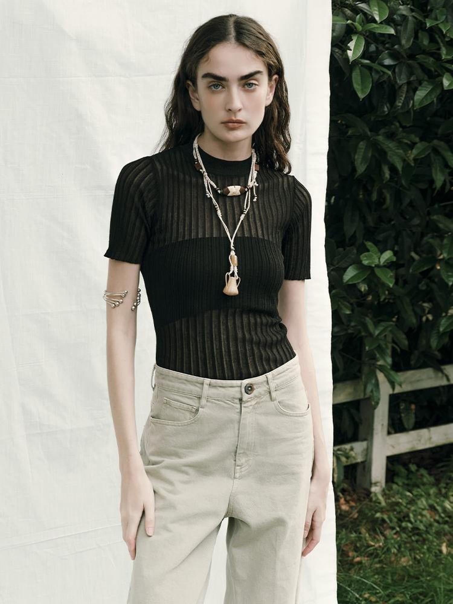 AnnoMundi Micro Textured Ribbed Knit Top V-Neck T-Shirt Long Sleeve