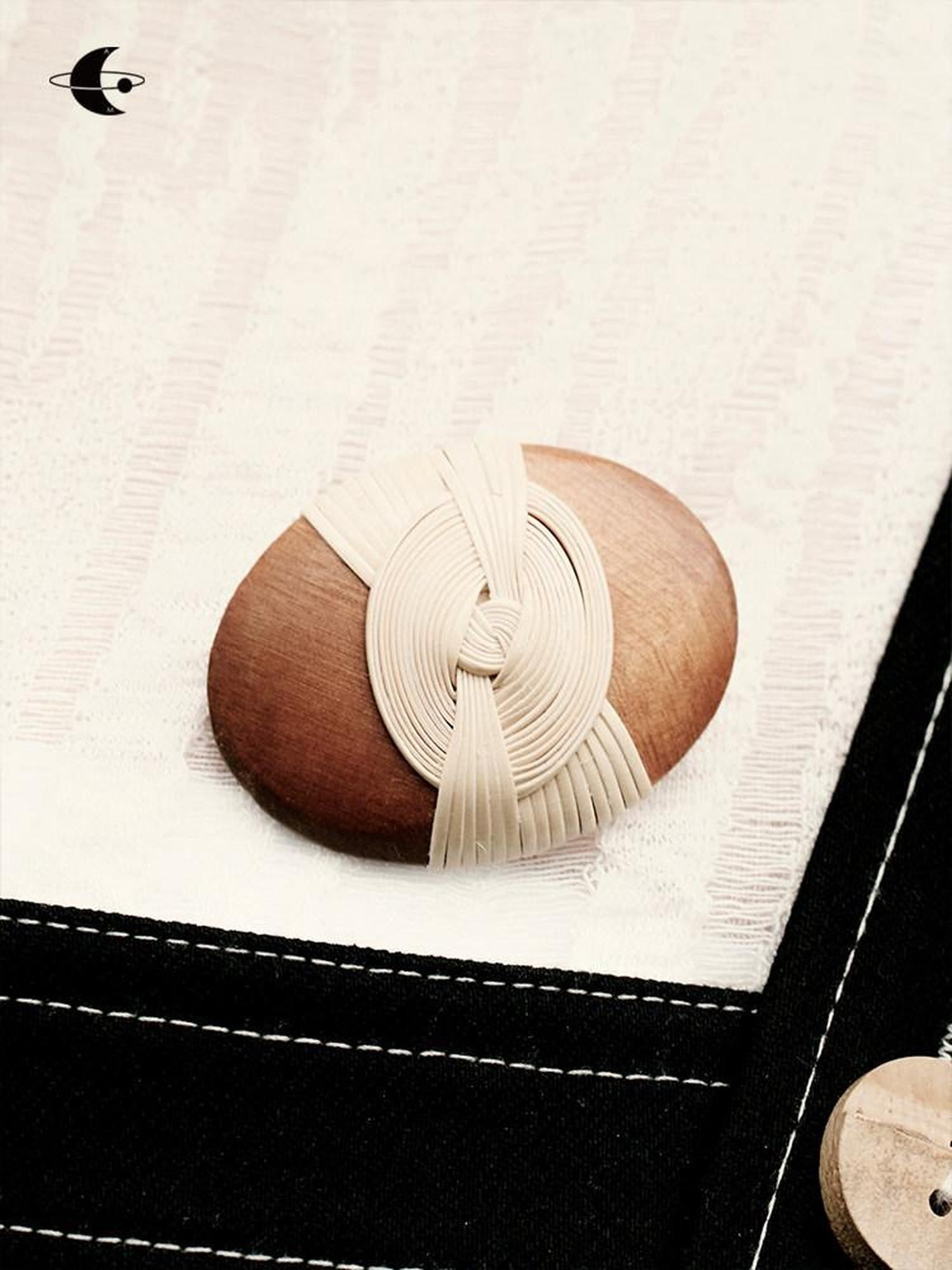 AnnoMundi Natural Bamboo Tone Bamboo Weave Arched Lotus Women&