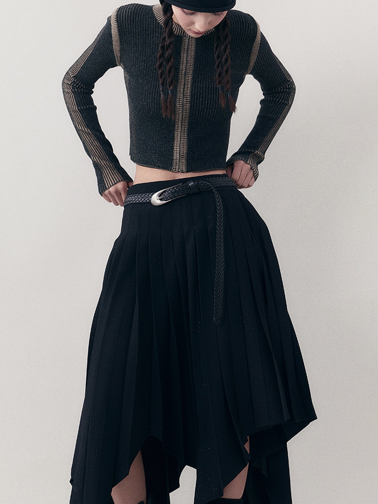 AnnoMundi Retro Slim Fit Short Knit Cardigan