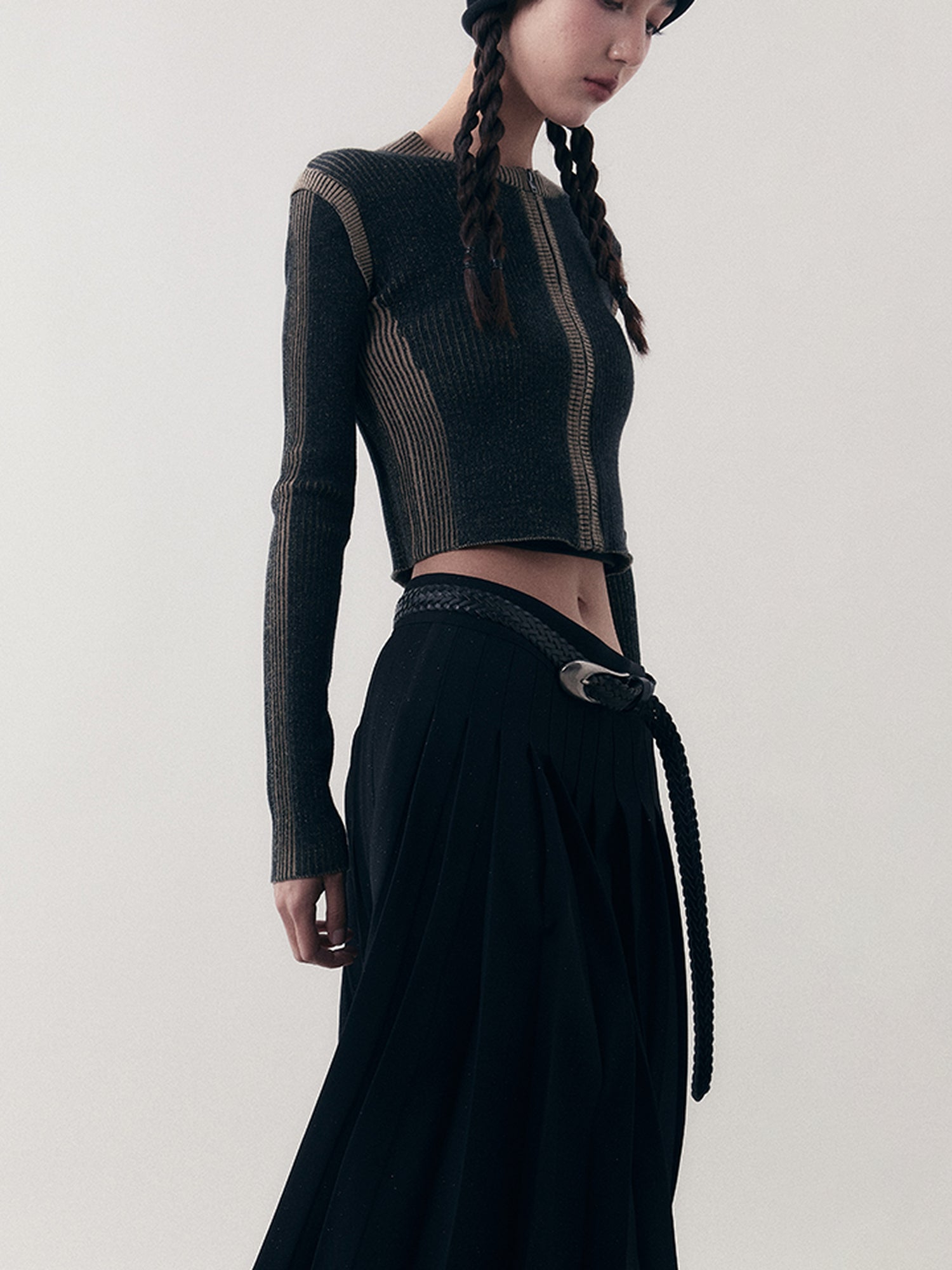 AnnoMundi Retro Slim Fit Short Knit Cardigan