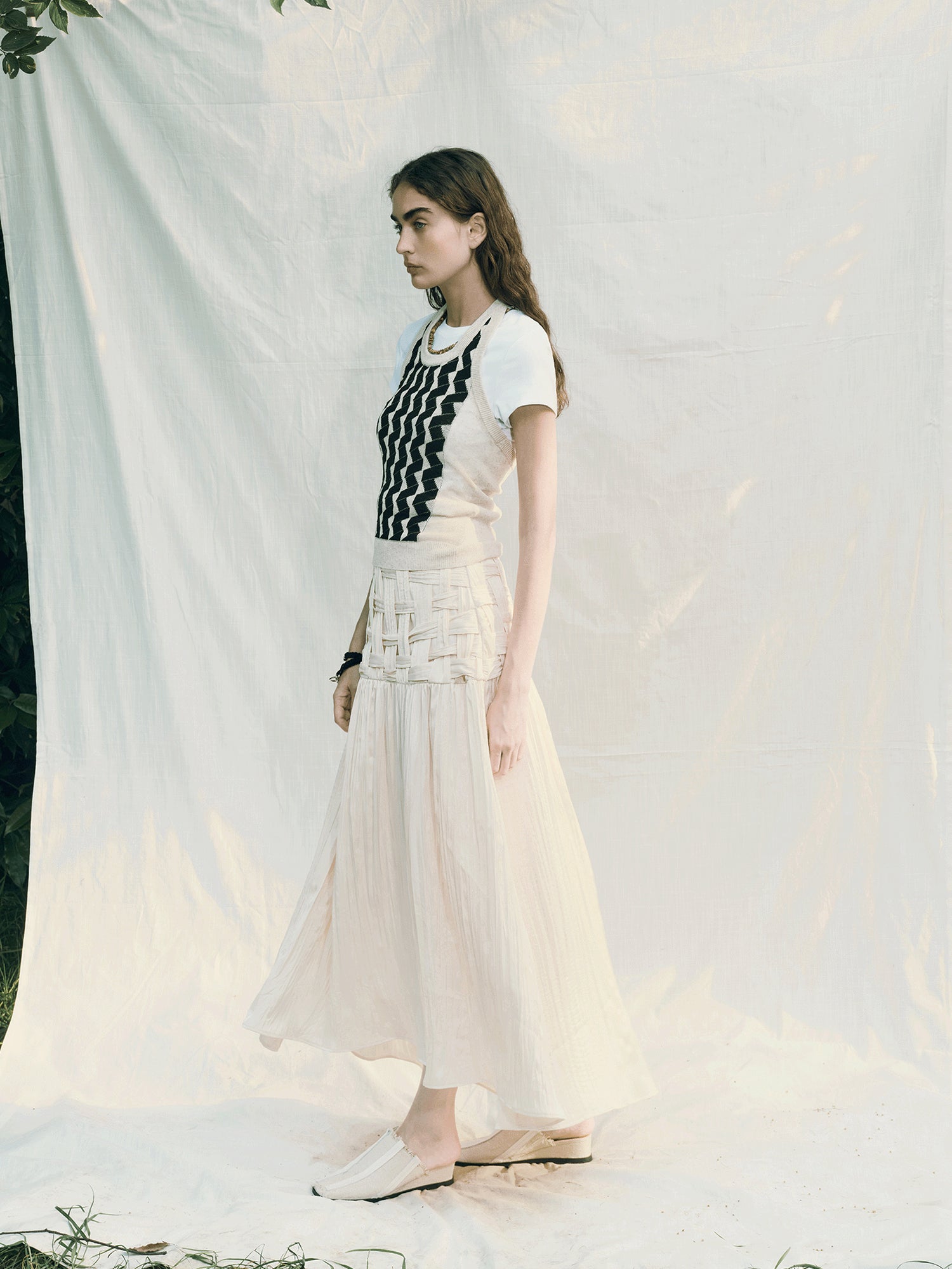 AnnoMundi Rippled Retro V-Neck Linen Blend Top