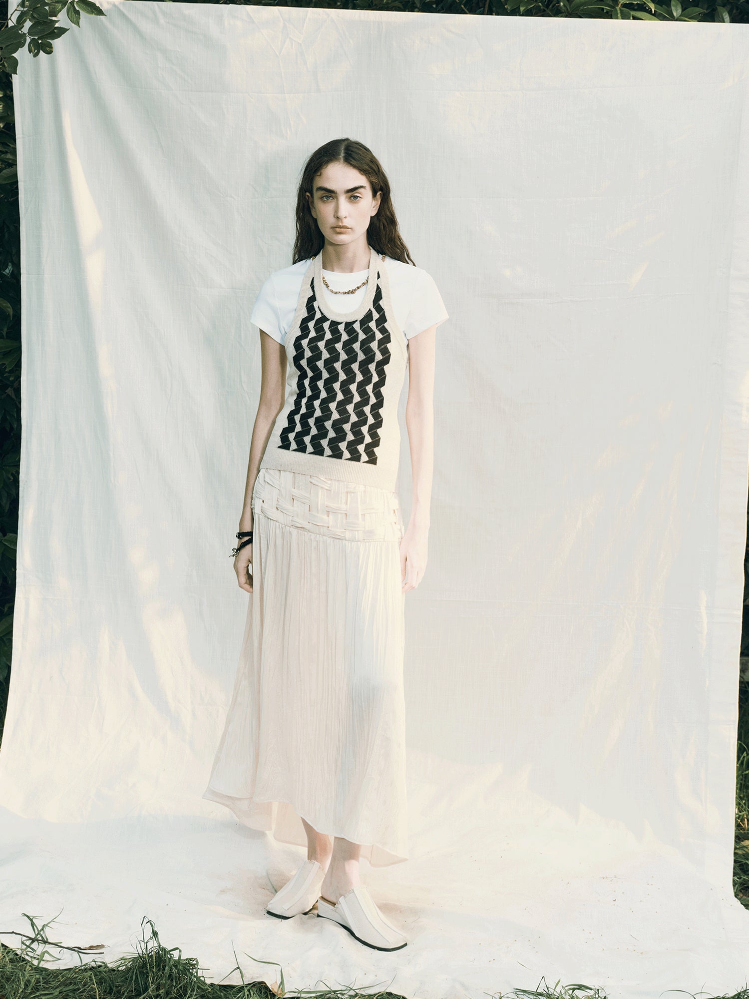 AnnoMundi Rippled Retro V-Neck Linen Blend Top