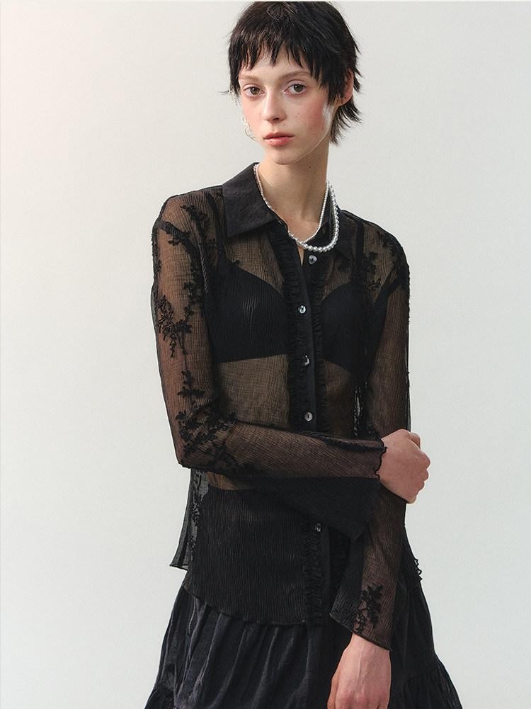 AnnoMundi Sheer Floral Ruffle Edge Turndown Collar Shell Button Women&