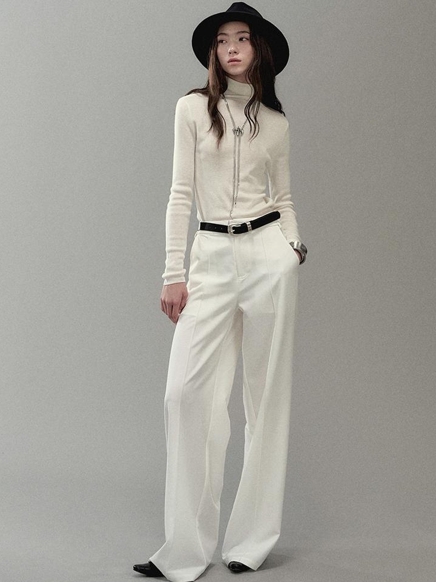 AnnoMundi Soft Light Knit High Neck Wool Blended Top