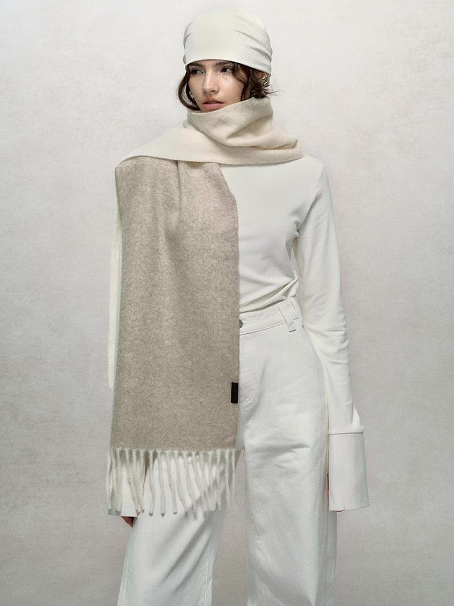 AnnoMundi Soft Loop Wool Gradient Fringe Scarf