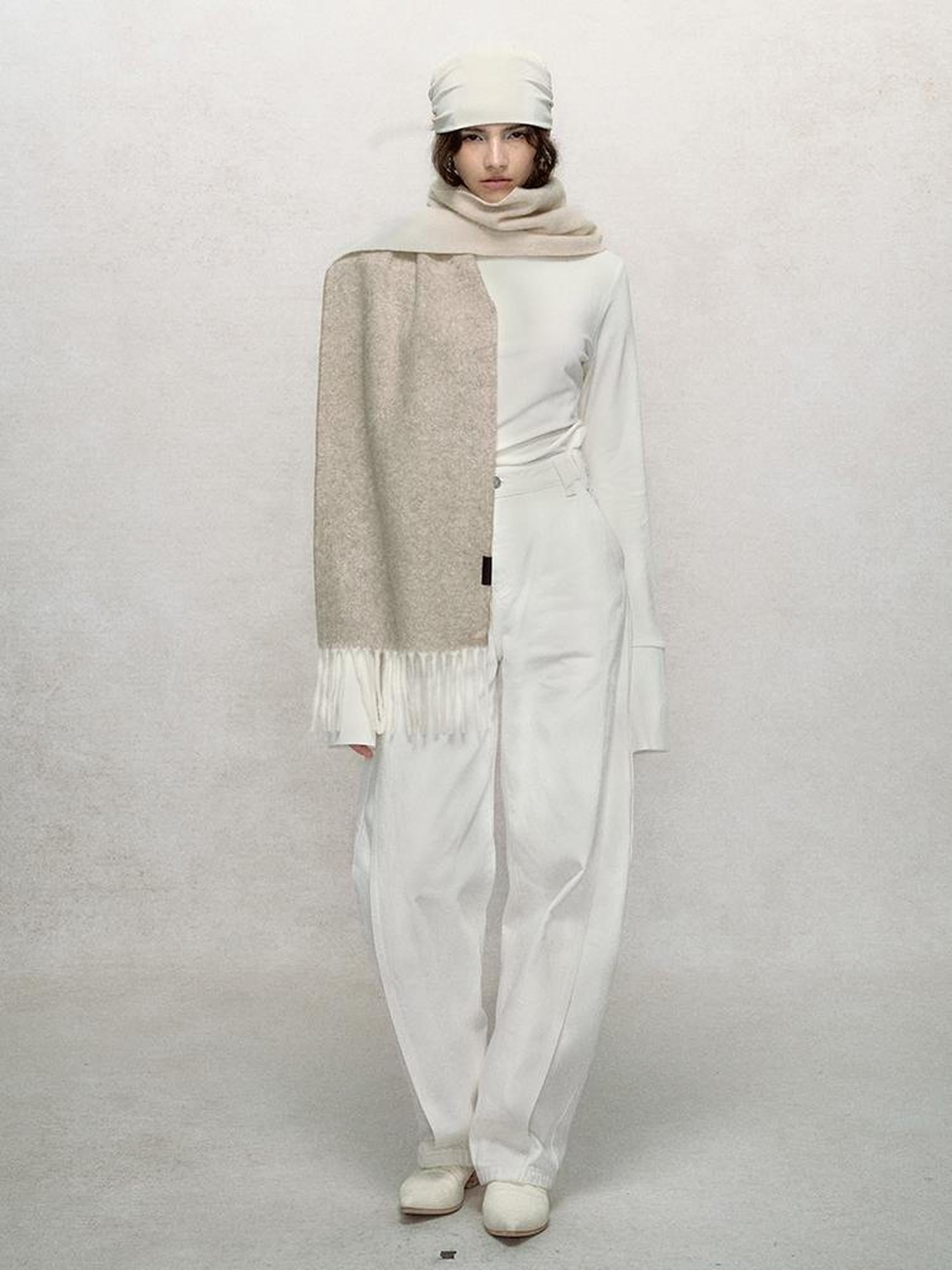 AnnoMundi Soft Loop Wool Gradient Fringe Scarf