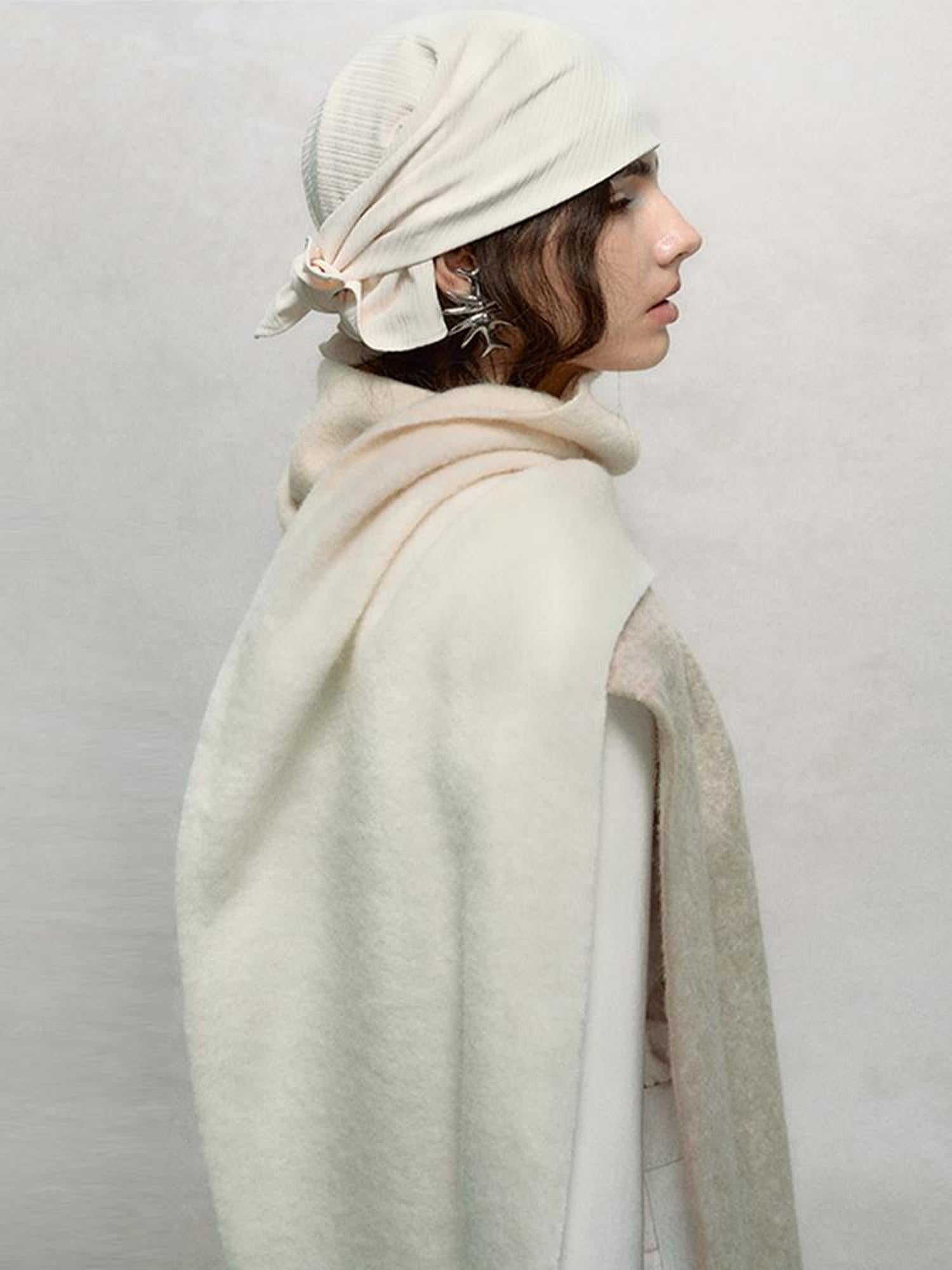 AnnoMundi Soft Loop Wool Gradient Fringe Scarf