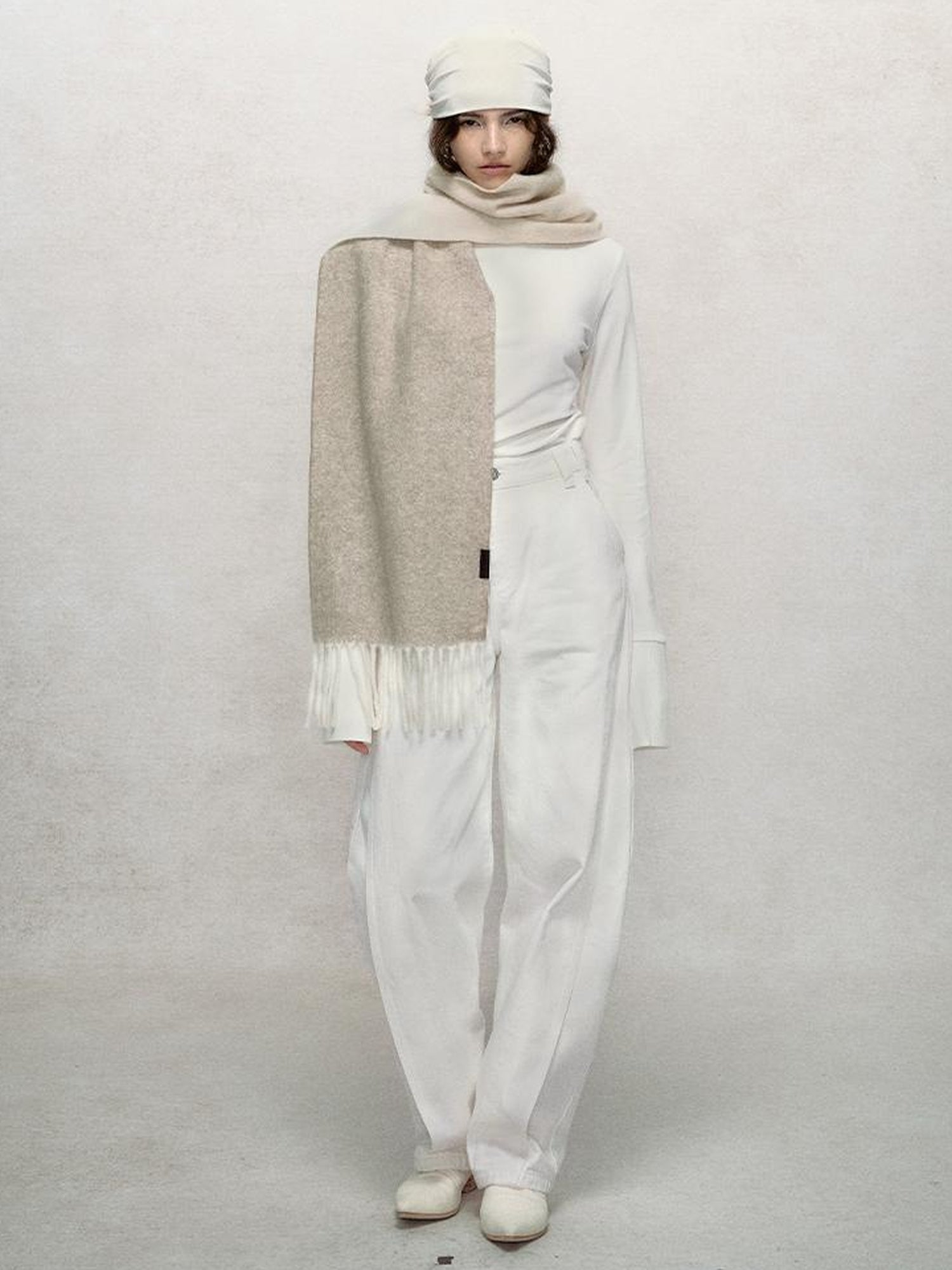 AnnoMundi Soft Loop Wool Gradient Fringe Scarf