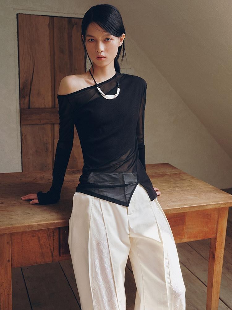 AnnoMundi Soft Shoulder Panelled Asymmetric Neck Women&