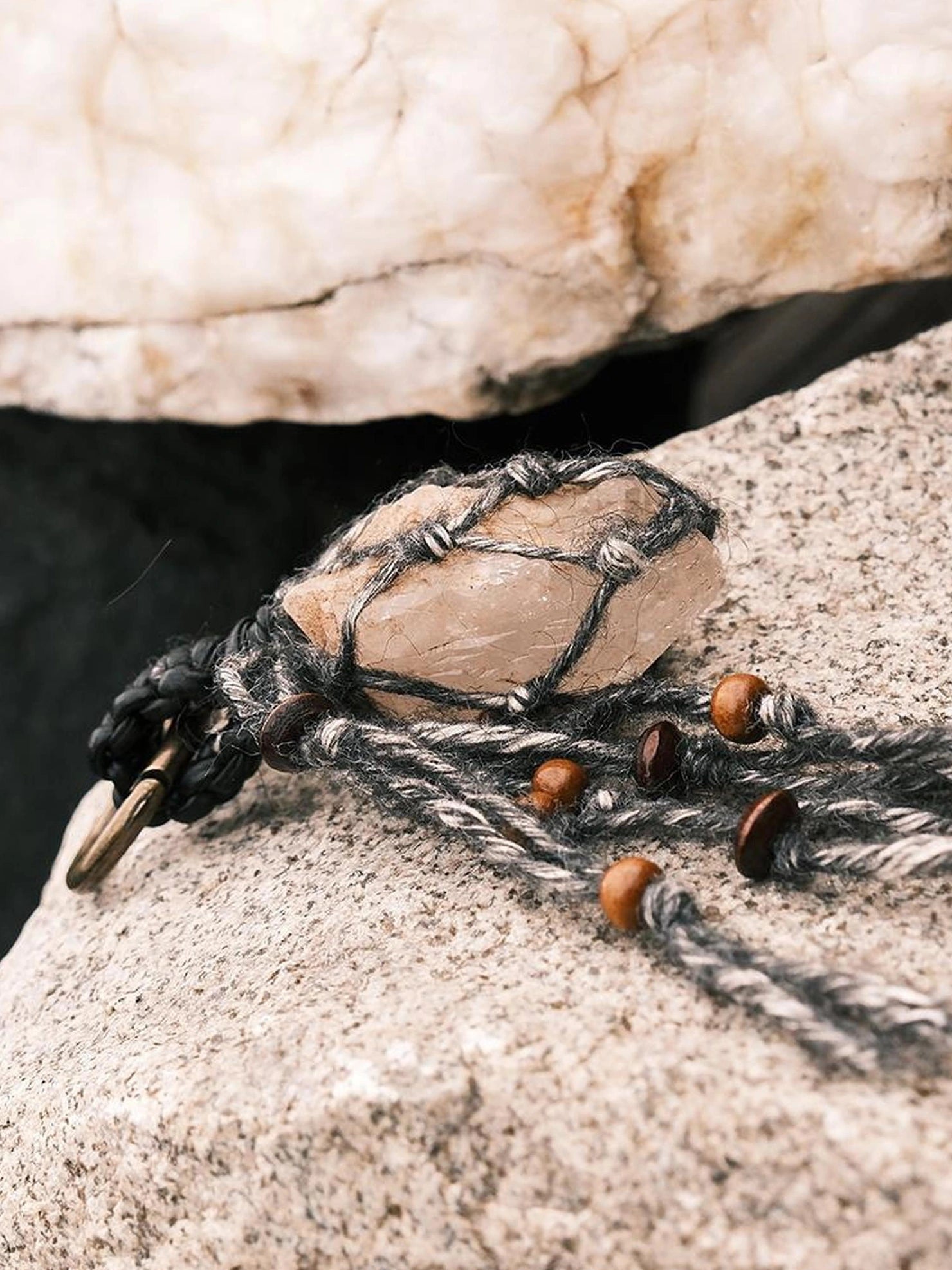 AnnoMundi Textured Moss Pebble Bloom V-neck T-shirt Long Sleeve Accessories