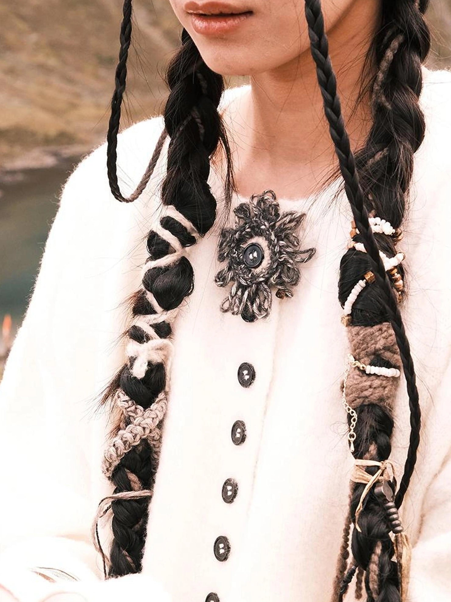 AnnoMundi Textured Moss Pebble Bloom V-neck T-shirt Long Sleeve Accessories