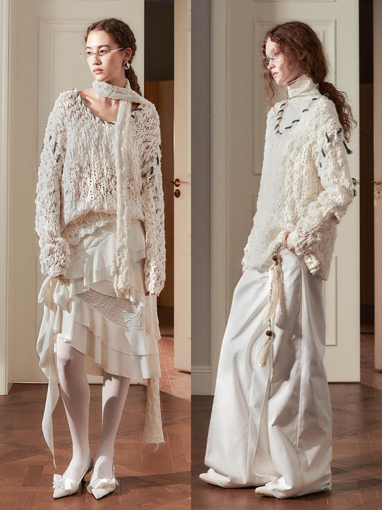 AnnoMundi Textured V-Neck Pearl Yarn Knit Sweater