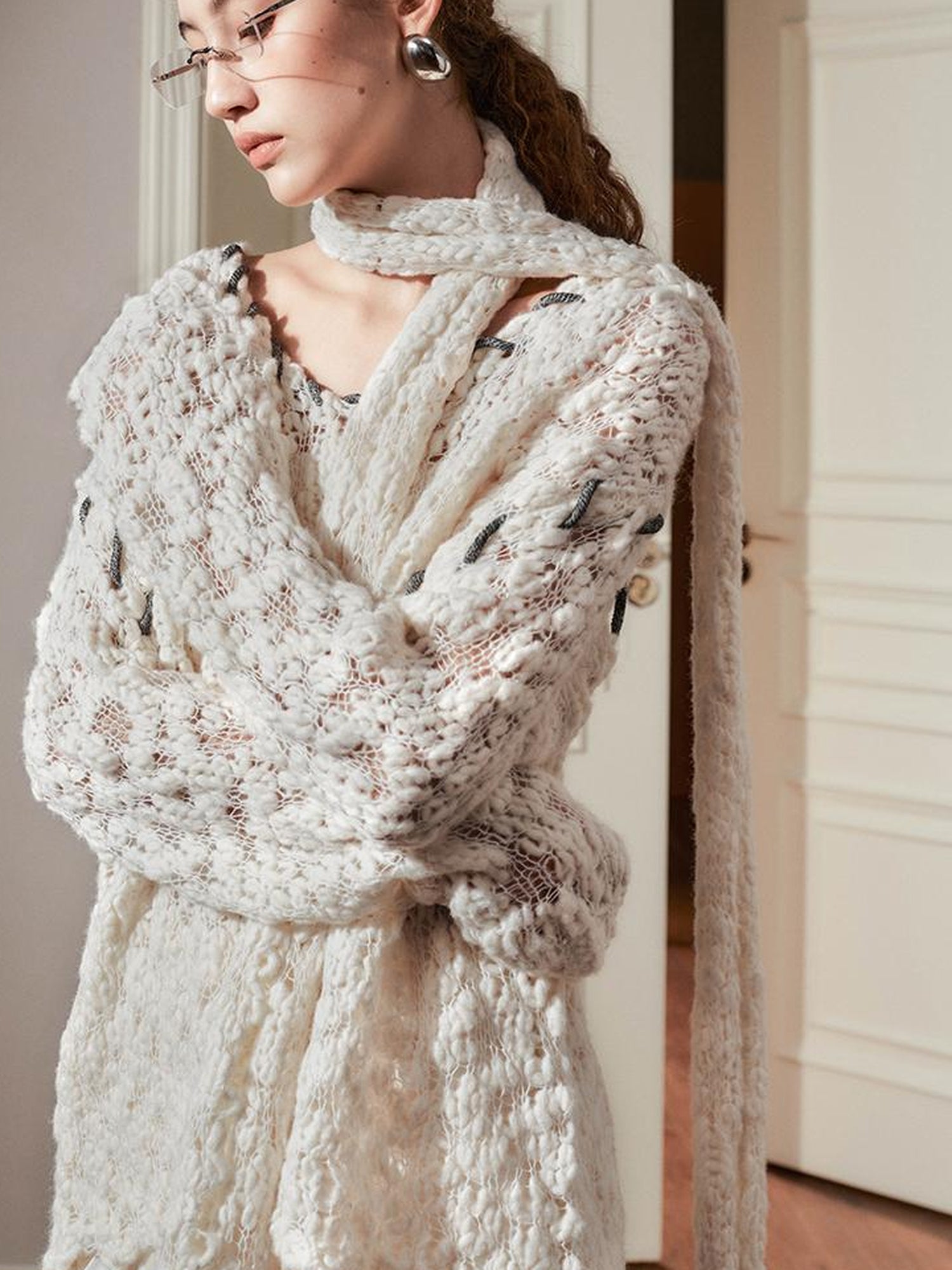 AnnoMundi Textured V-Neck Pearl Yarn Knit Sweater
