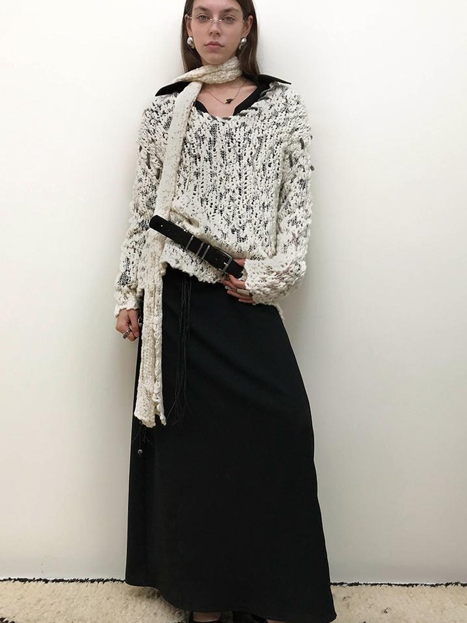 AnnoMundi Textured V-Neck Pearl Yarn Knit Sweater