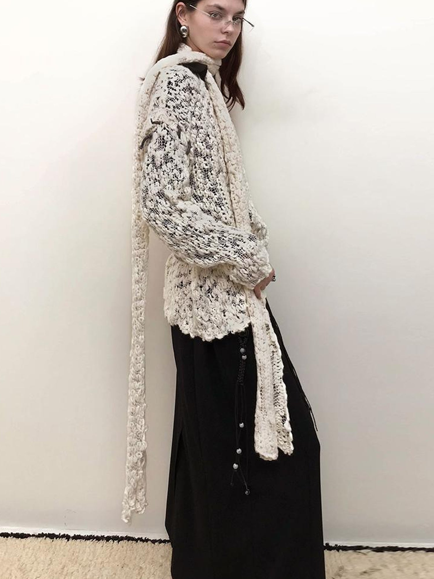 AnnoMundi Textured V-Neck Pearl Yarn Knit Sweater