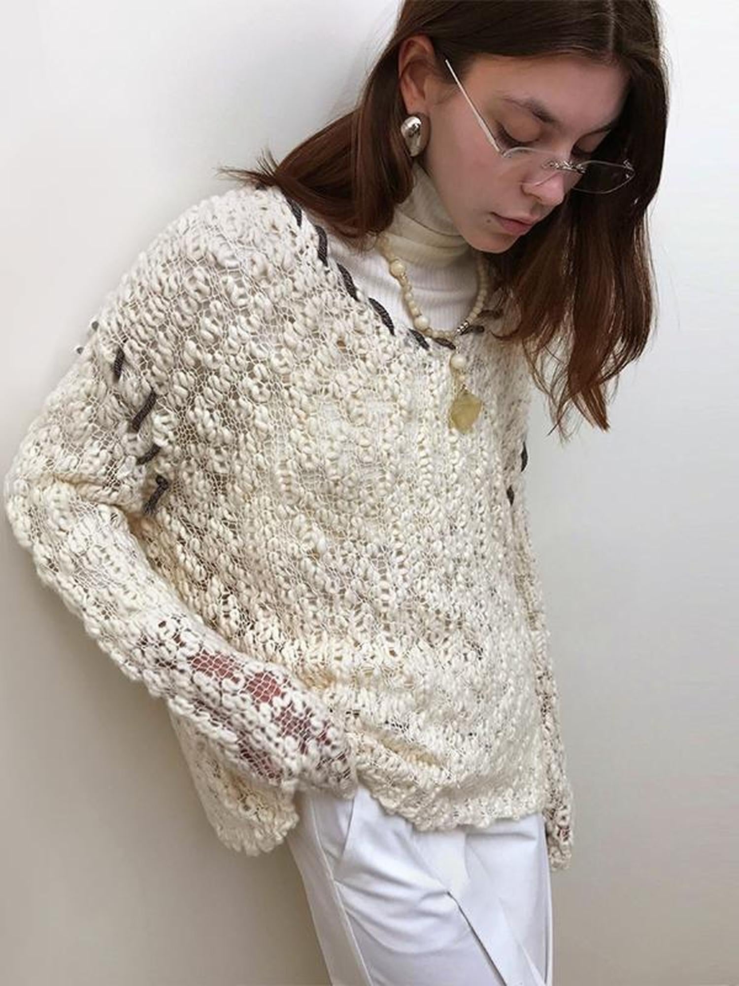 AnnoMundi Textured V-Neck Pearl Yarn Knit Sweater