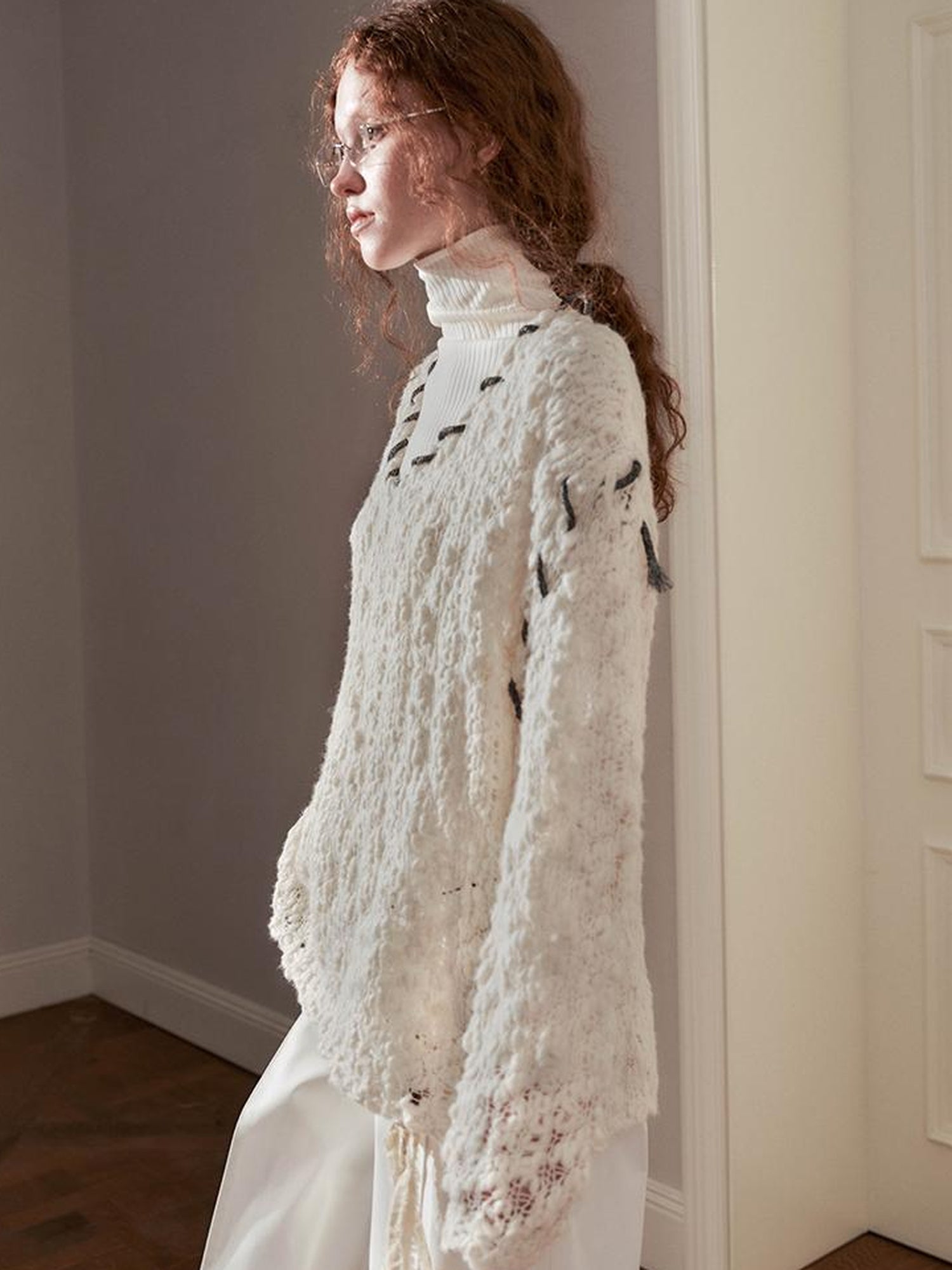 AnnoMundi Textured V-Neck Pearl Yarn Knit Sweater