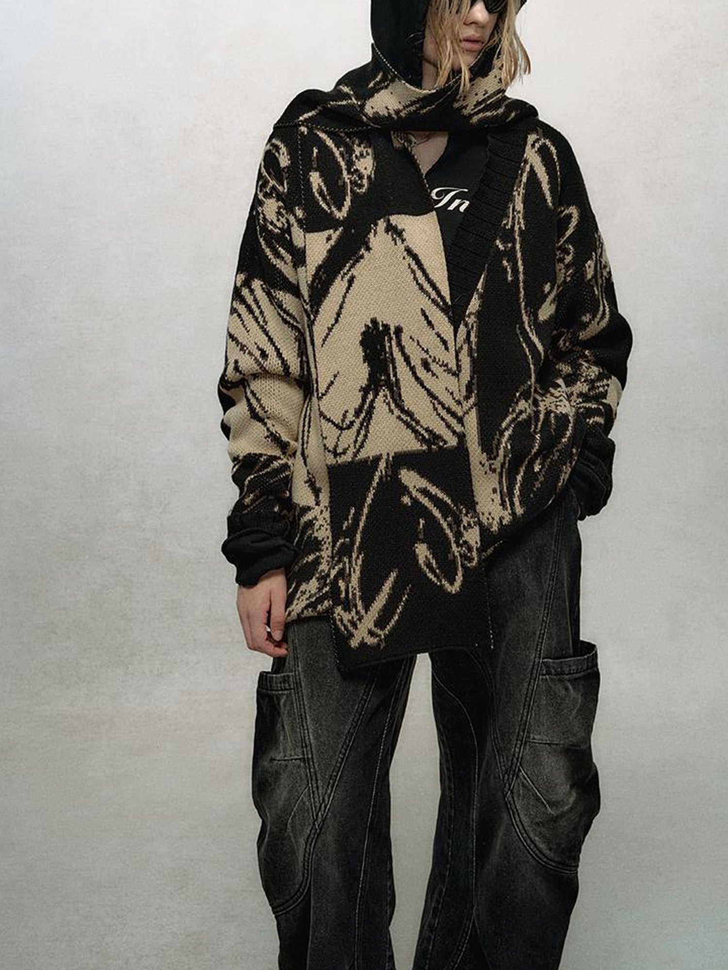AnnoMundi V-Neck Abstract Doodle Heart Cardigan