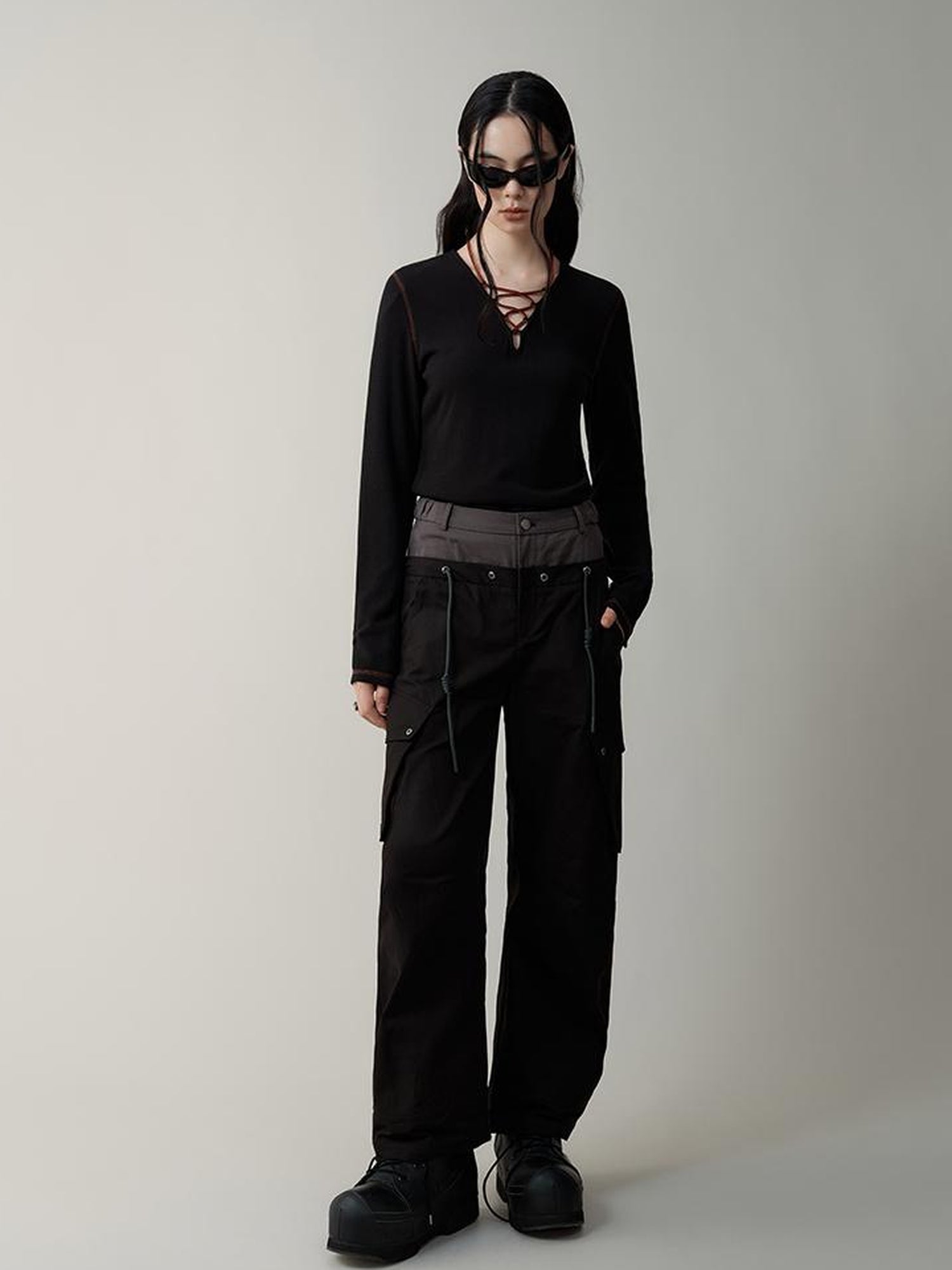 AnnoMundi V-Neck Contrast Tie Side Slit Stretch Knit Tee