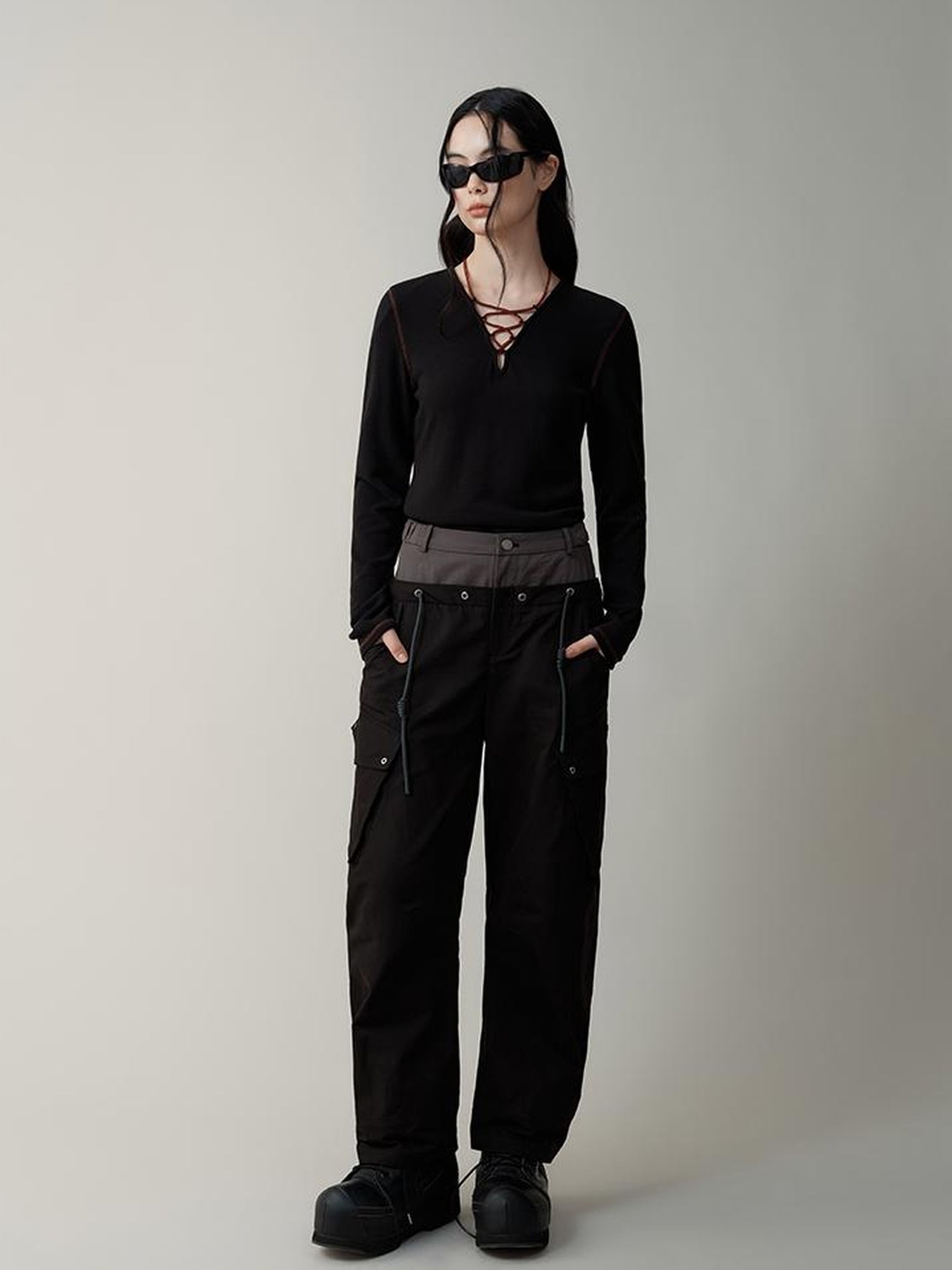 AnnoMundi V-Neck Contrast Tie Side Slit Stretch Knit Tee