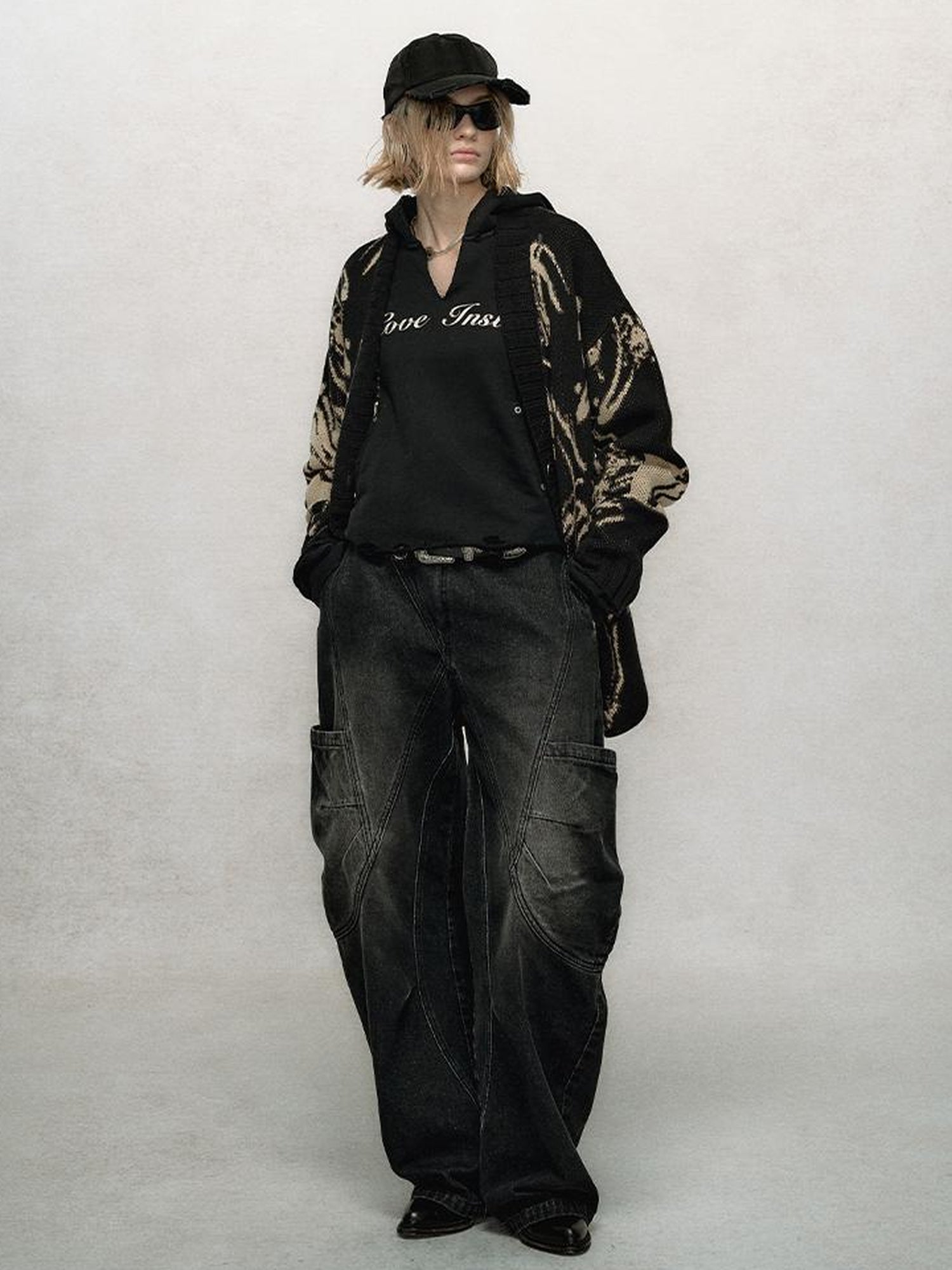 AnnoMundi V-Neck Washed Distressed Hoodie Cropped Pullover