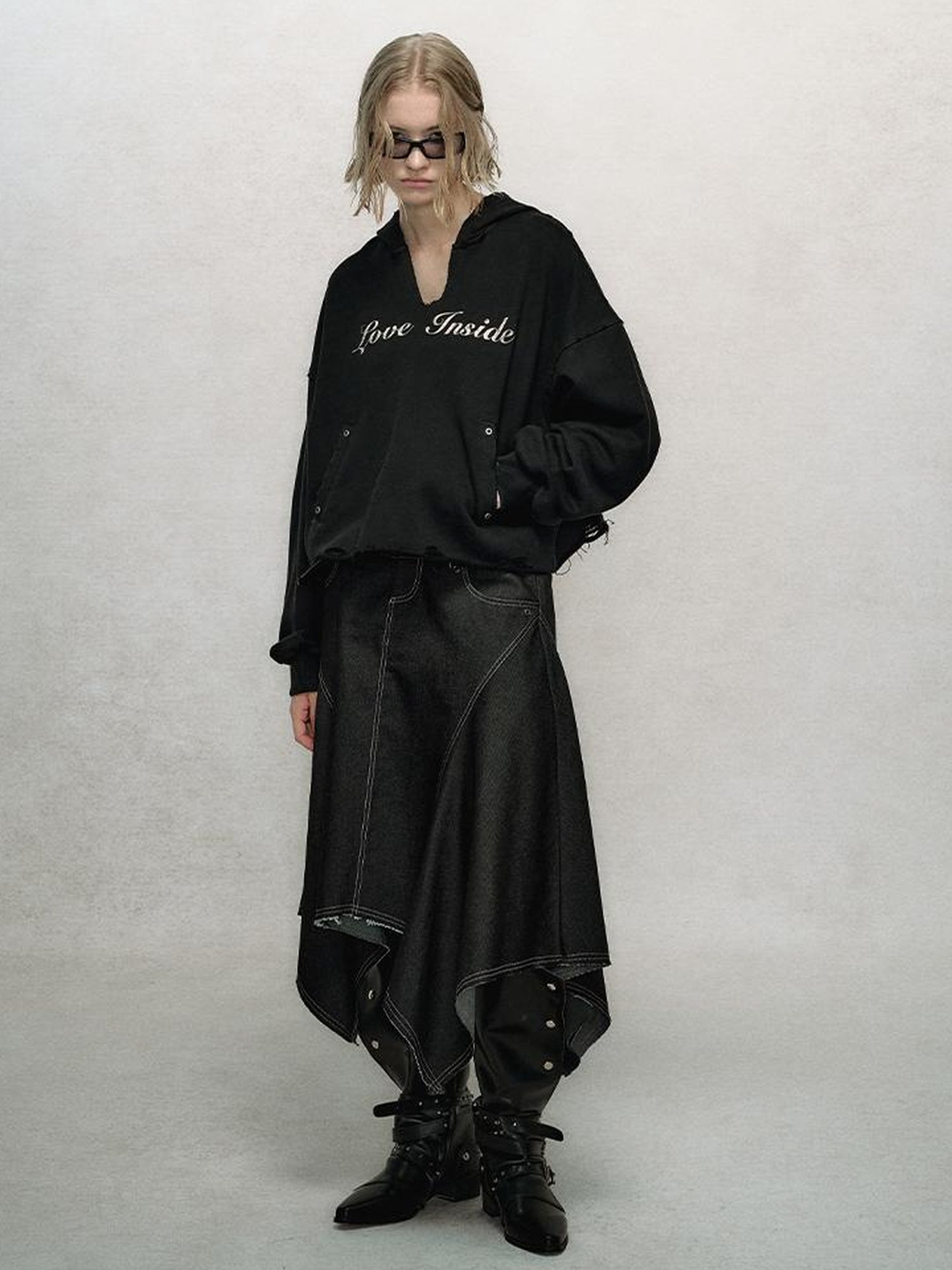 AnnoMundi V-Neck Washed Distressed Hoodie Cropped Pullover