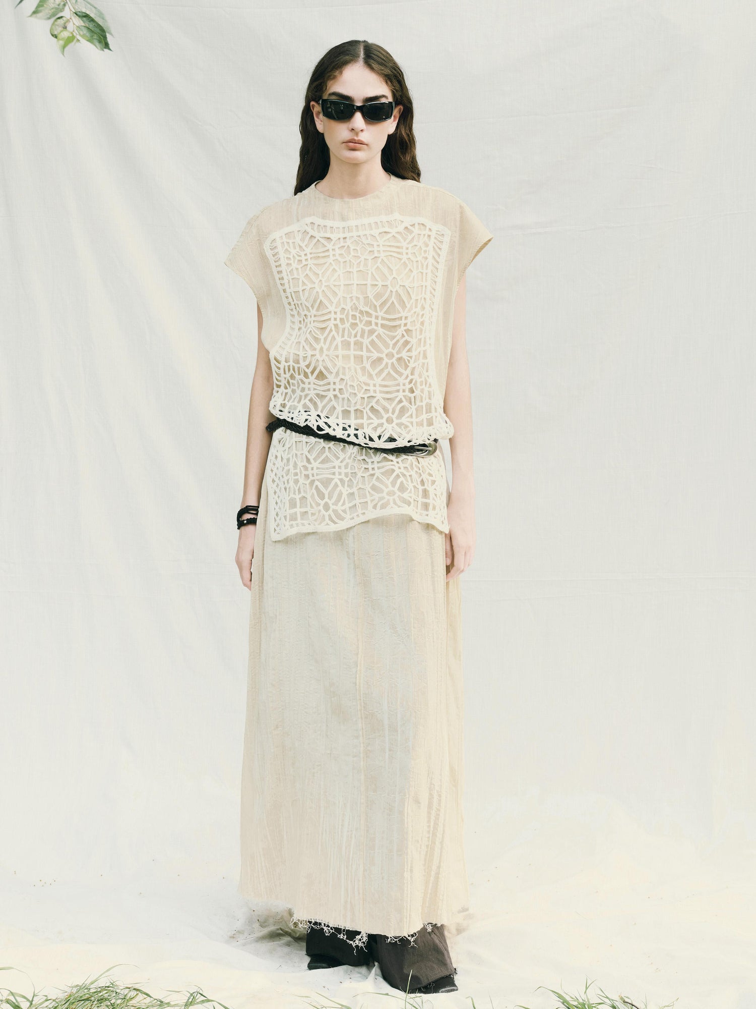 AnnoMundi Vintage Lace Trimmed Silhouette Dress