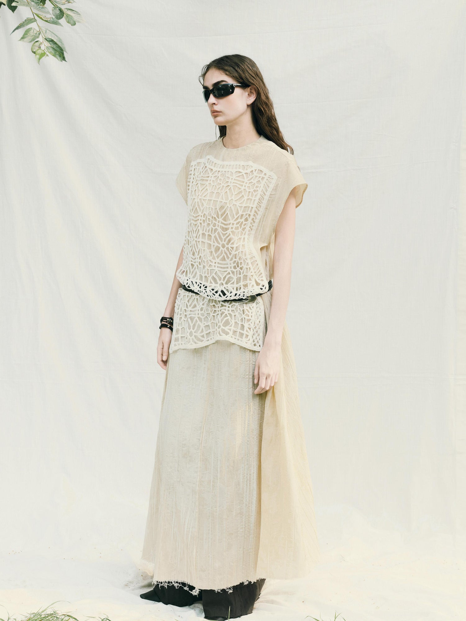 AnnoMundi Vintage Lace Trimmed Silhouette Dress