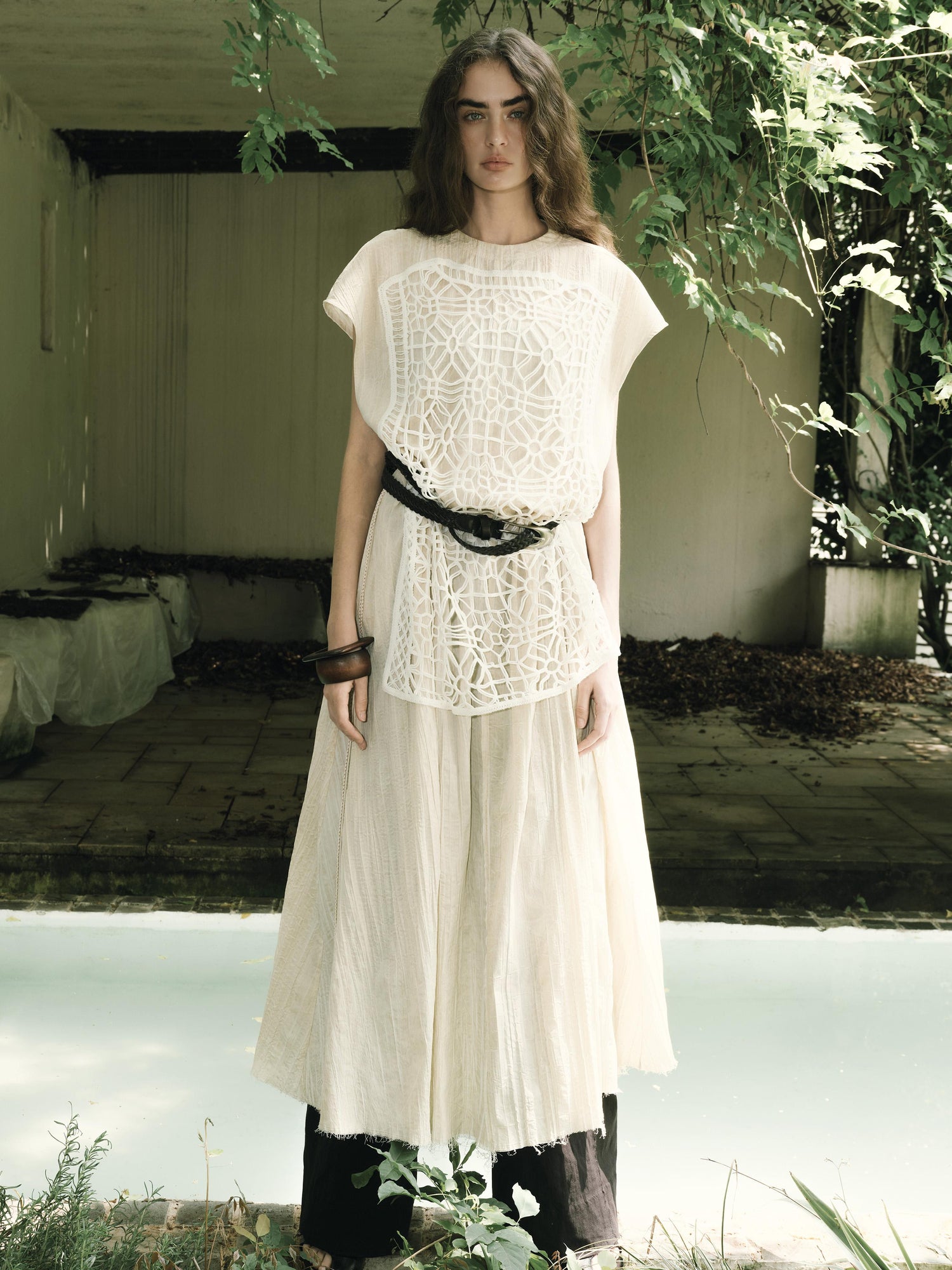 AnnoMundi Vintage Lace Trimmed Silhouette Dress