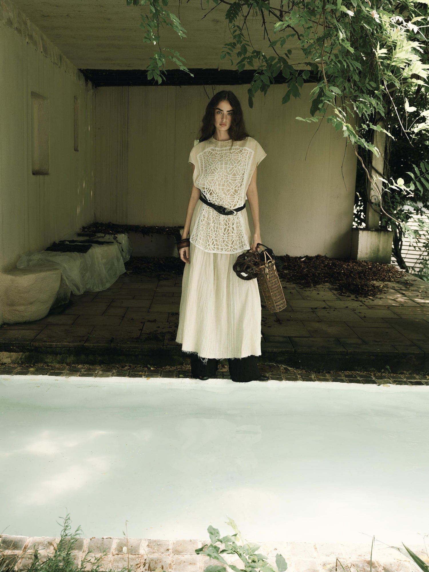 AnnoMundi Vintage Lace Trimmed Silhouette Dress