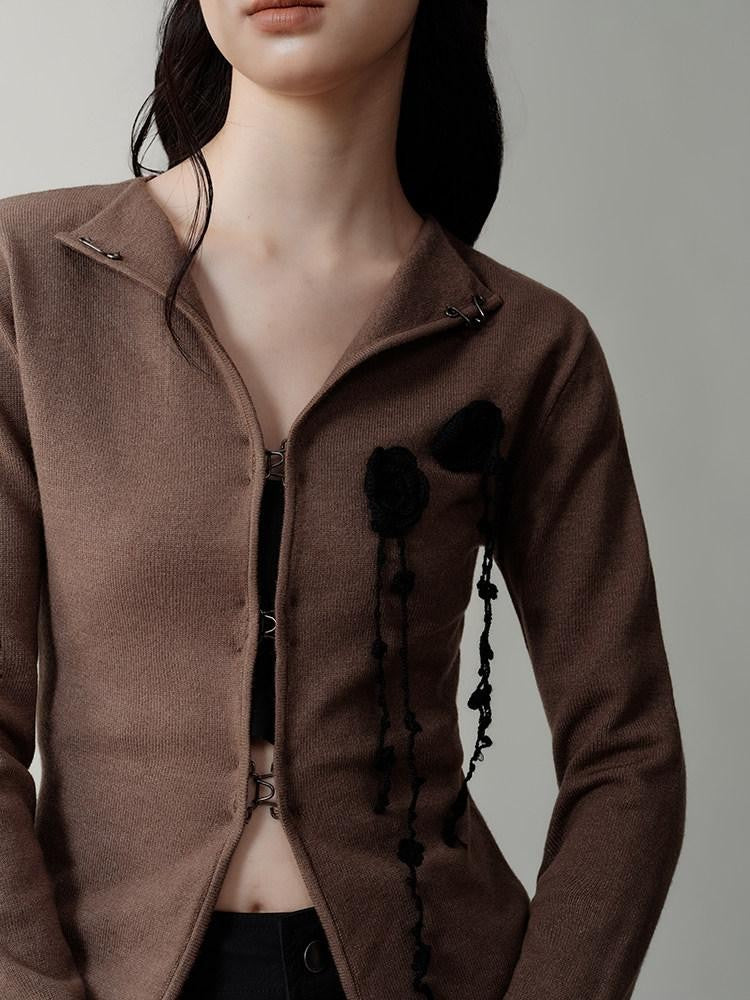 AnnoMundi Vintage Lapel Hook Closure Slim Women&