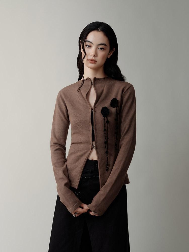 AnnoMundi Vintage Lapel Hook Closure Slim Women&
